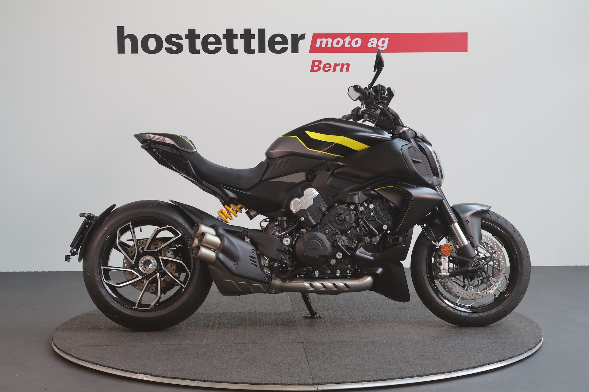 DUCATI Diavel V4-showroom-element-1