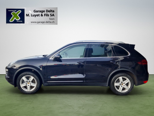 PORSCHE Cayenne Diesel-showroom-element-2
