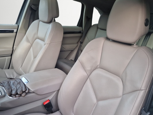 PORSCHE Cayenne Diesel-image-12