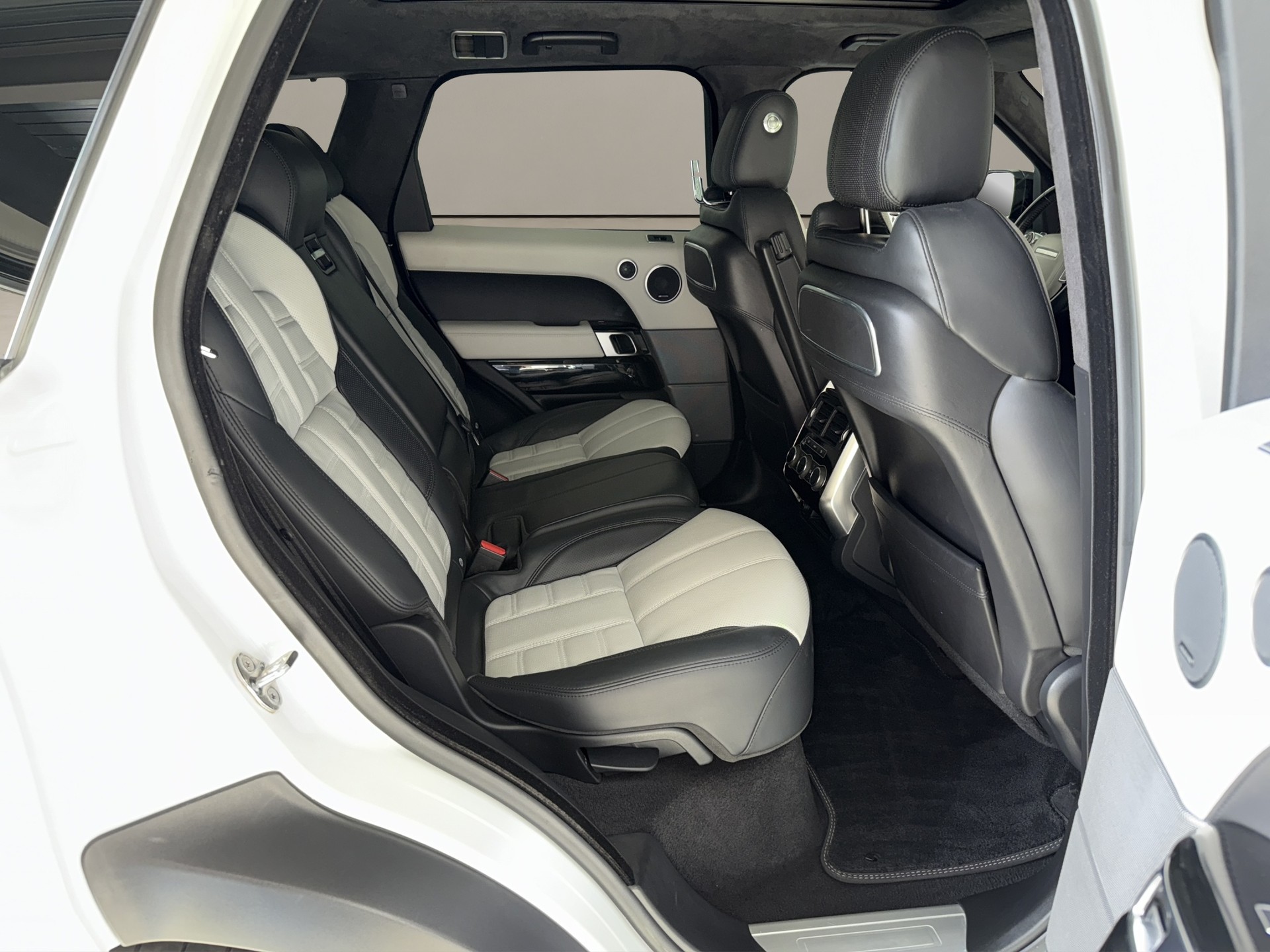 LAND ROVER Range Rover Sport 3.0 SDV6 Hybrid Autobiogr. Aut.-image-21