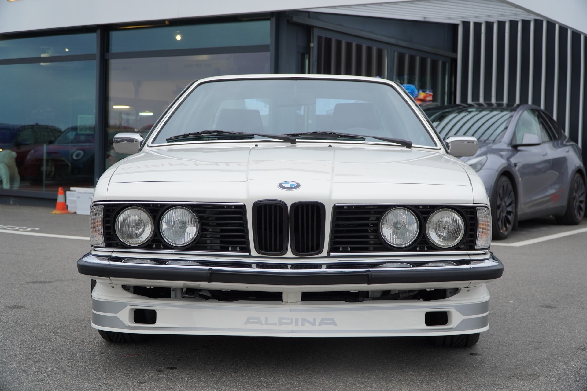 BMW 635 CSI DESIGN ALPINA REPLIKA-showroom-element-2