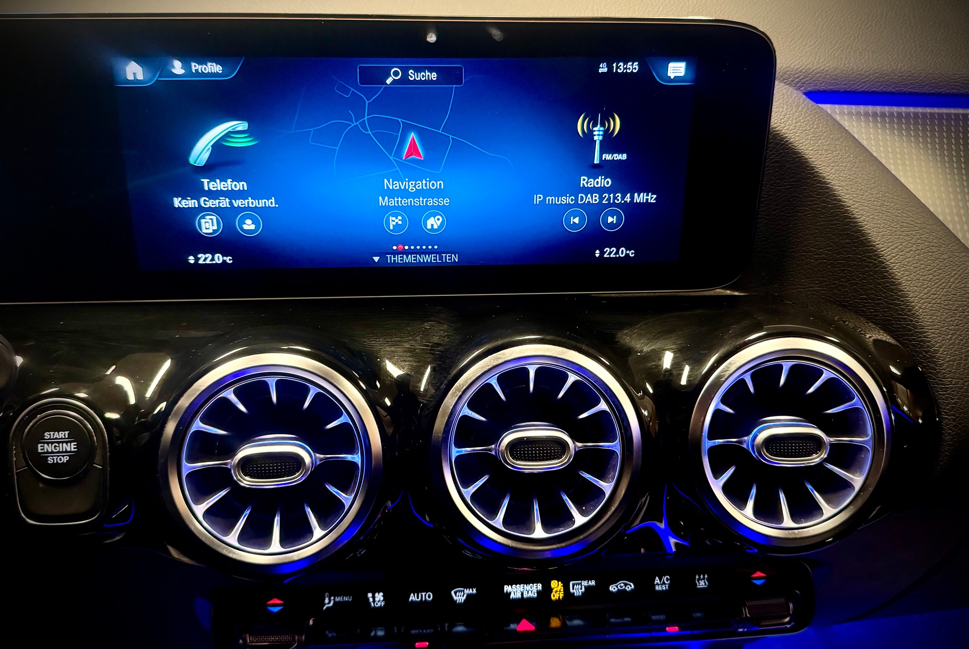 MERCEDES-BENZ GLA 250e Progressive 8G-DCT-image-13