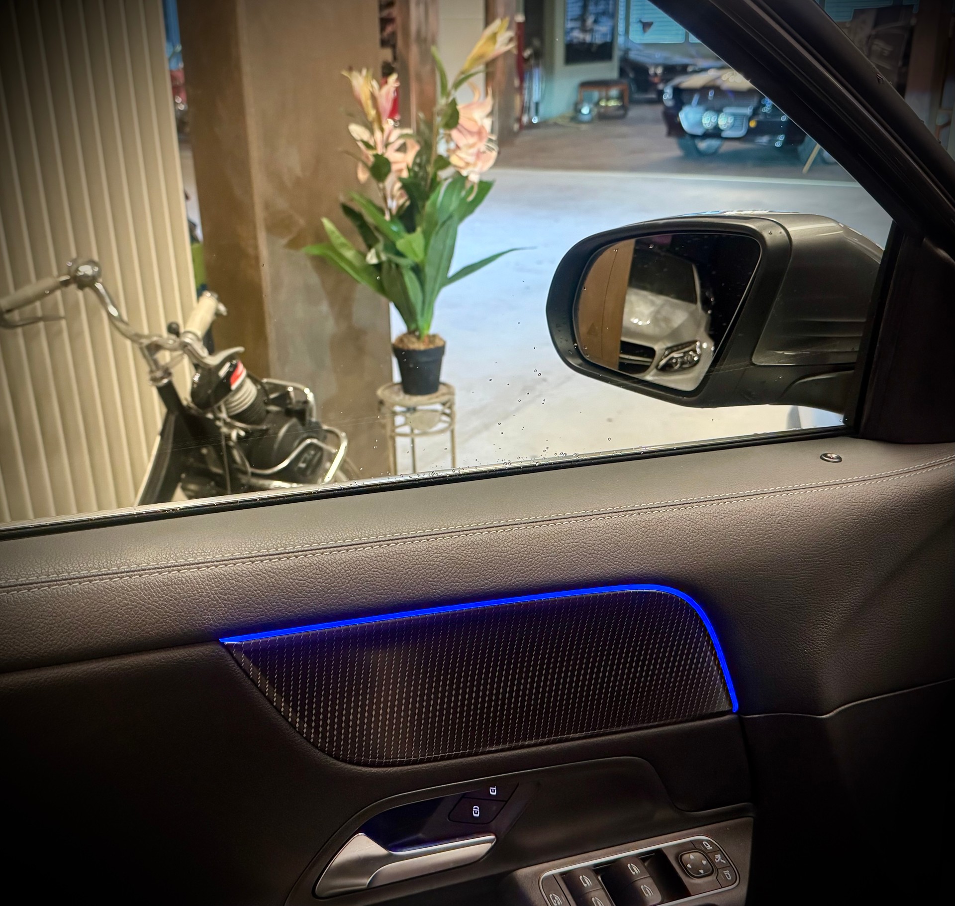 MERCEDES-BENZ GLA 250e Progressive 8G-DCT-image-18