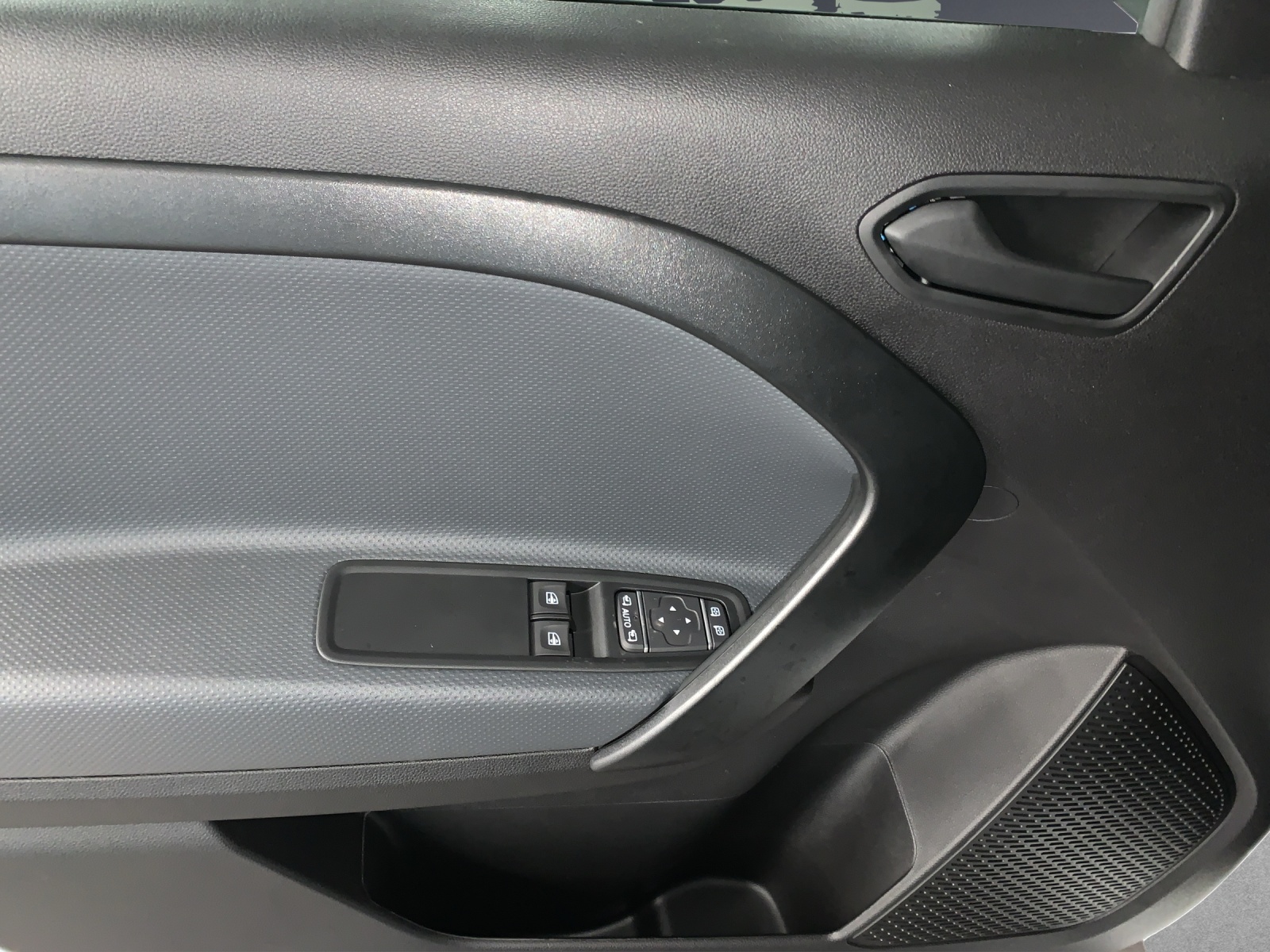 MERCEDES-BENZ eCitan 45kWh Pro-image-10