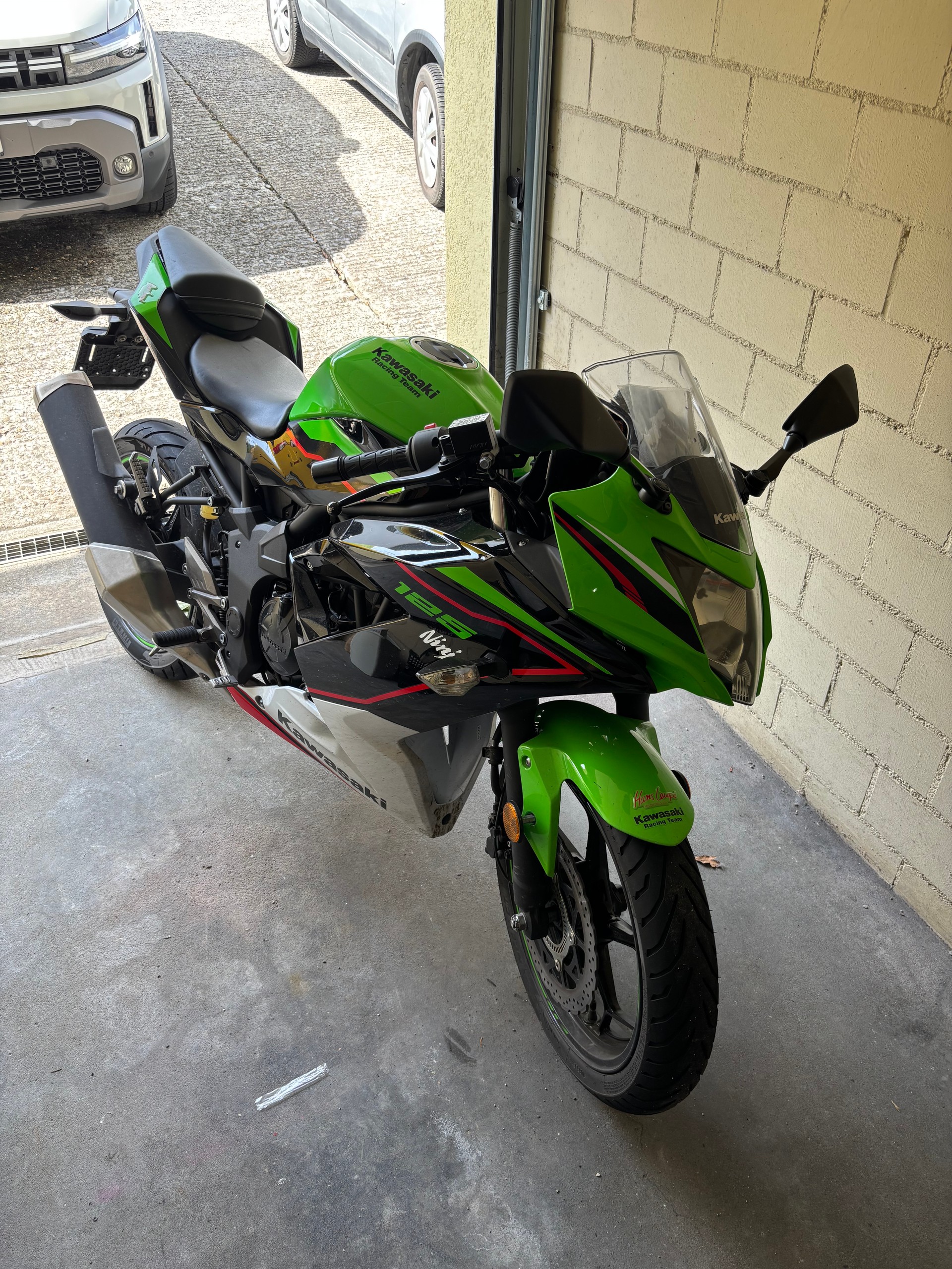 KAWASAKI Ninja 125-image-0