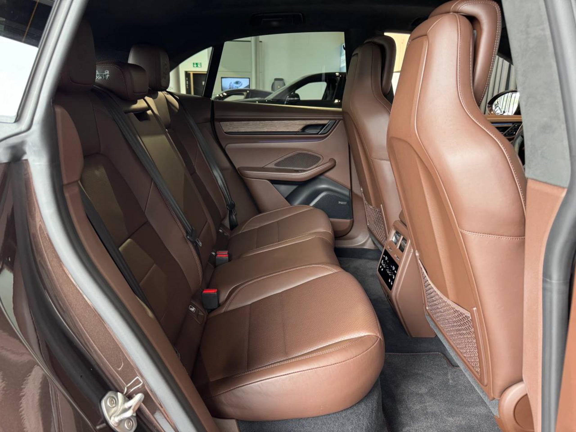 PORSCHE Macan 4S-image-18