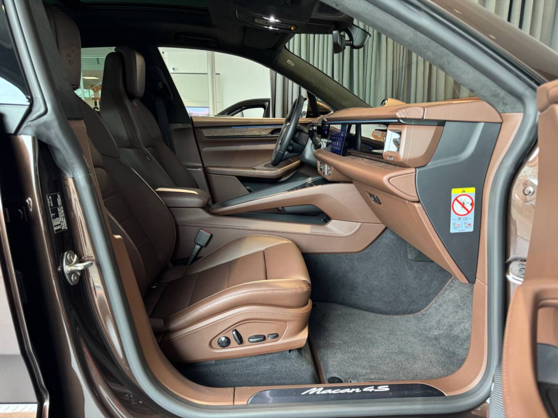 PORSCHE Macan 4S-image-19