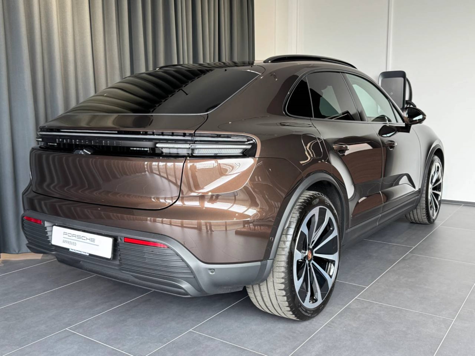 PORSCHE Macan 4S-image-6