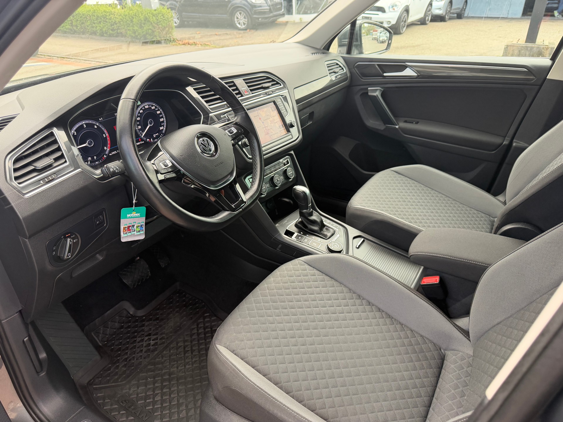 VW Tiguan 2.0 TDI BlueMotion Trend&Fun 4Motion DSG-image-11