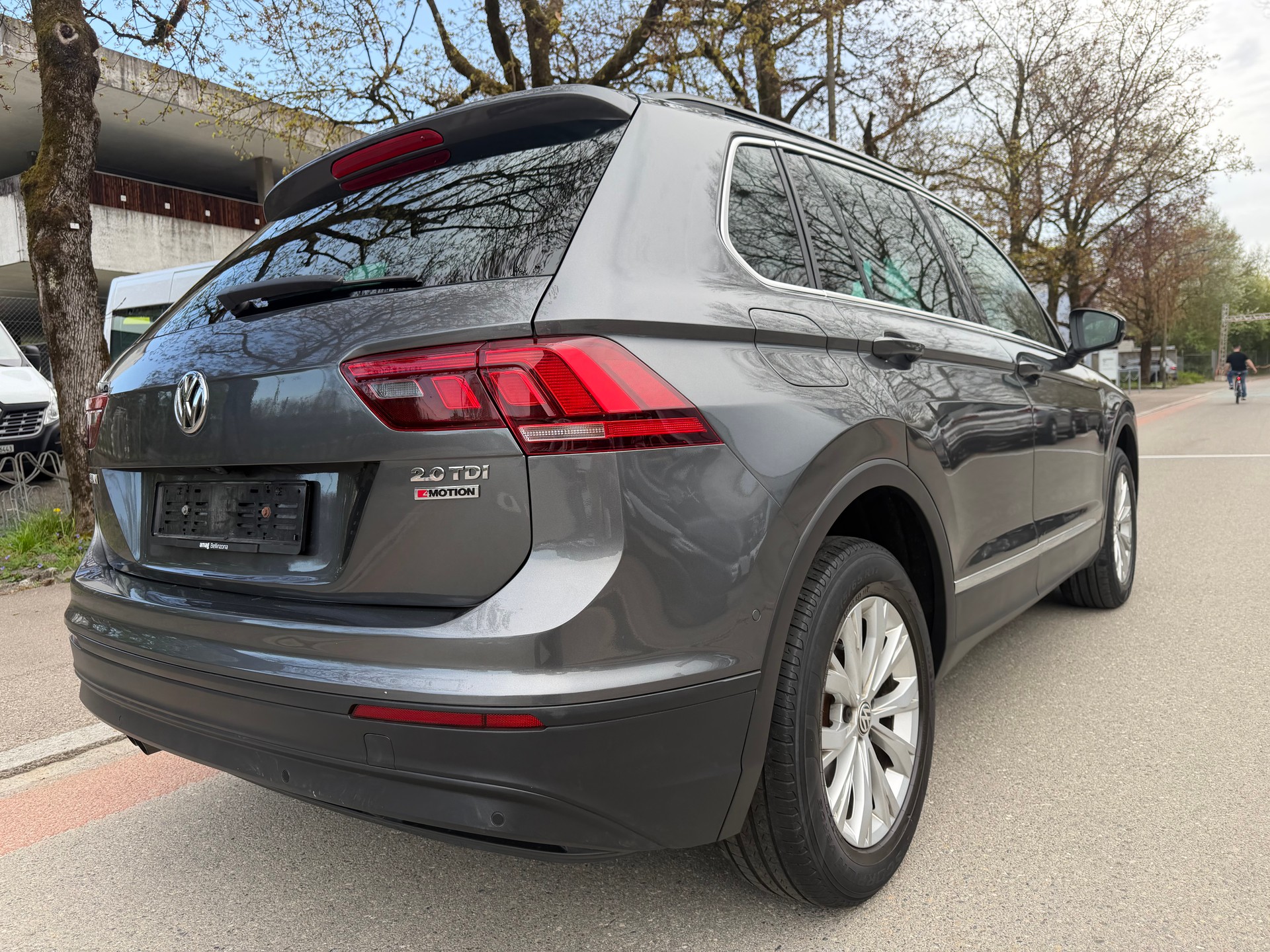 VW Tiguan 2.0 TDI BlueMotion Trend&Fun 4Motion DSG-image-4