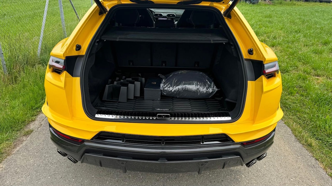 LAMBORGHINI Urus Performante-image-13