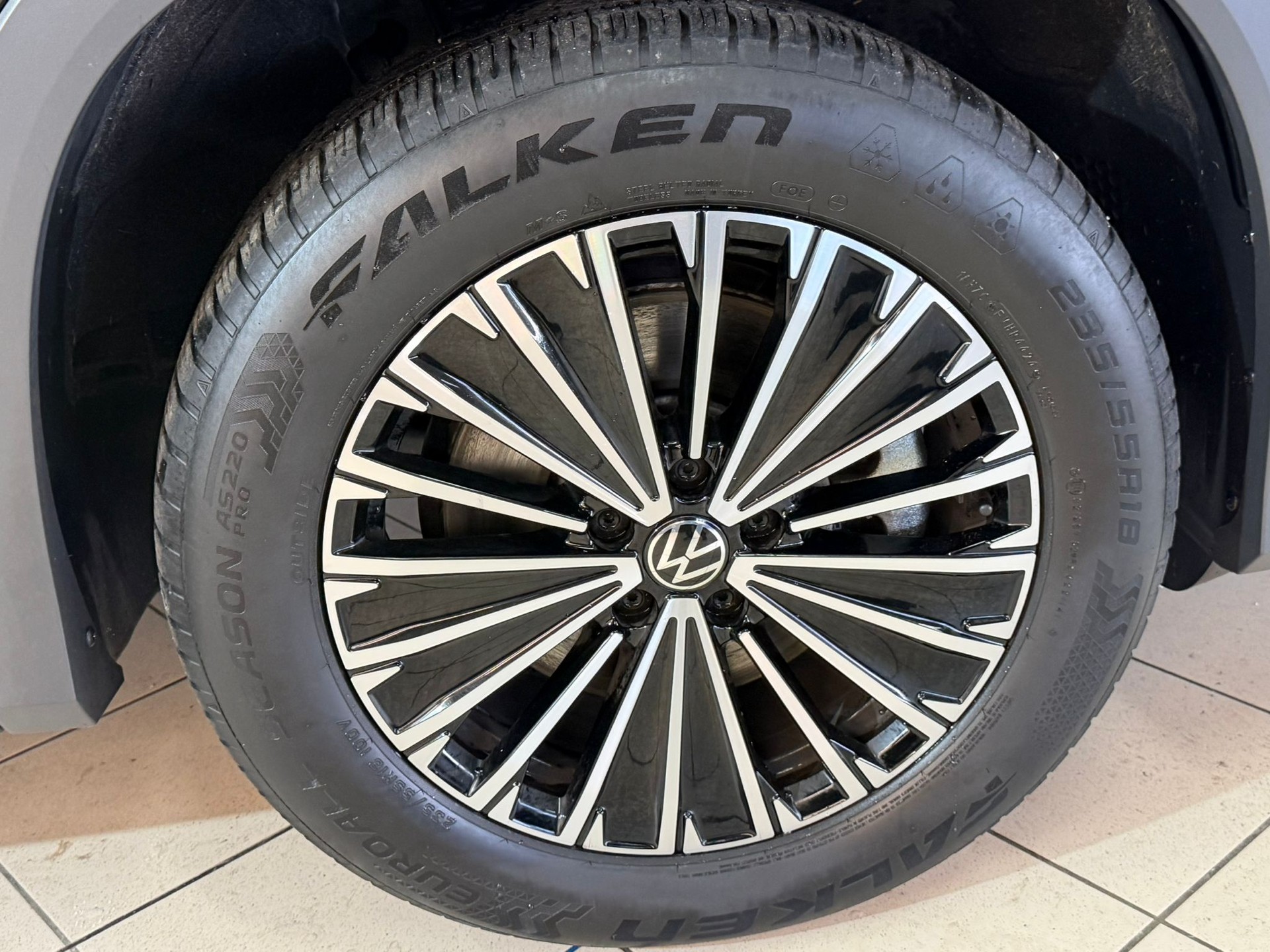 VW Tayron 2.0 TSI Elegance DSG 4Motion-image-5