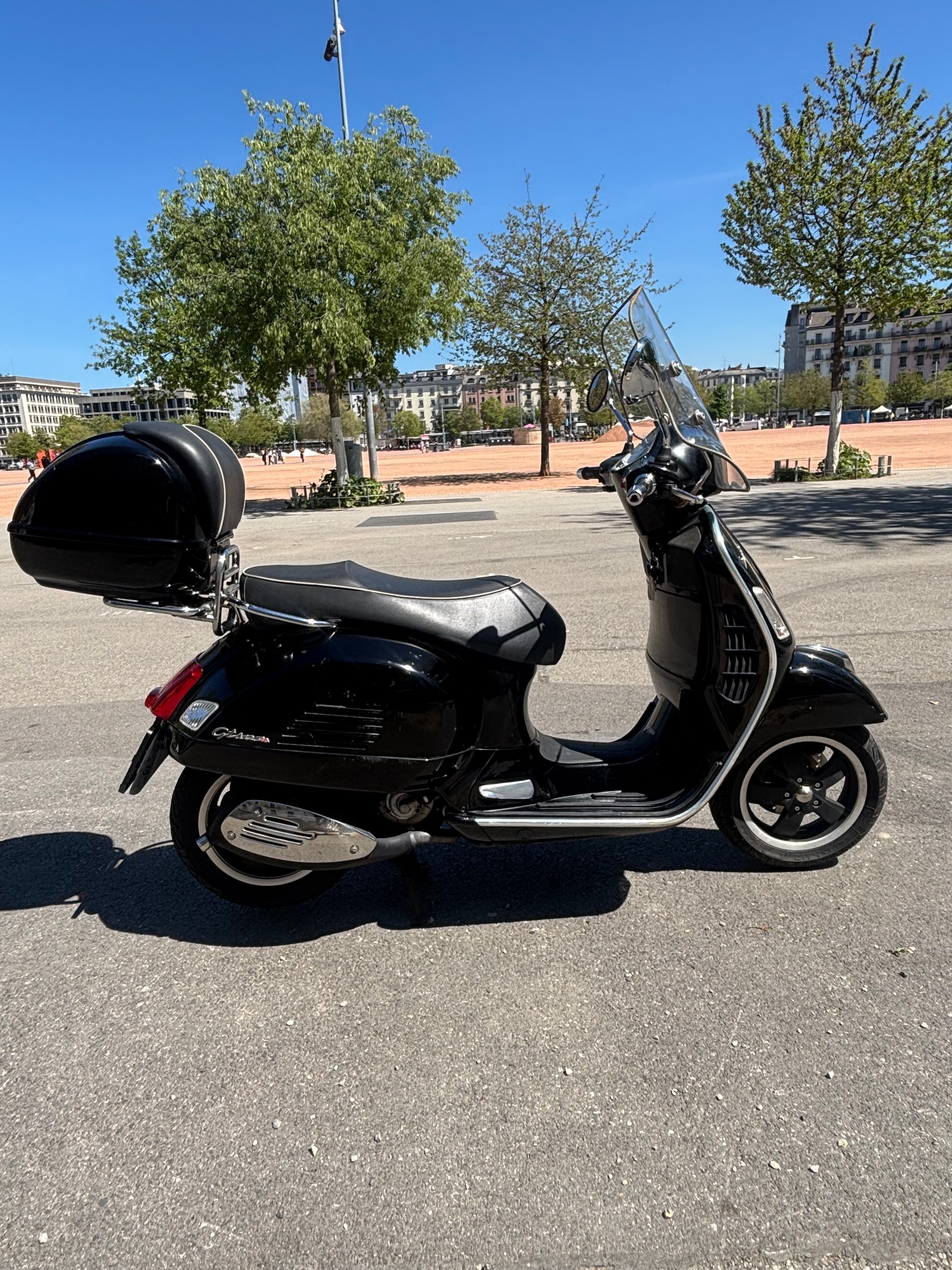 PIAGGIO Vespa GTS Super 125 i.e.-image-2