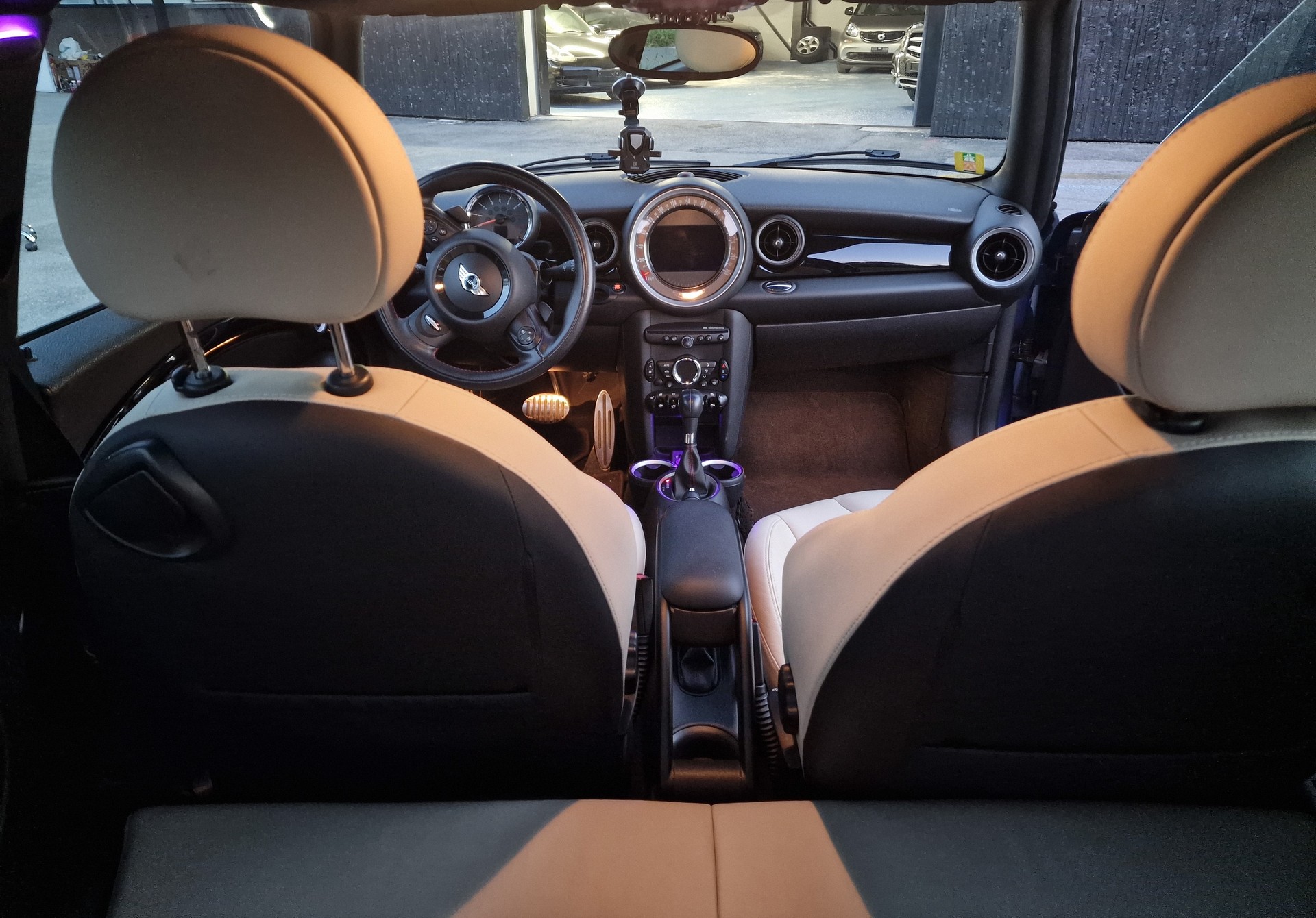 MINI Cooper John Cooper Works Steptronic-image-8