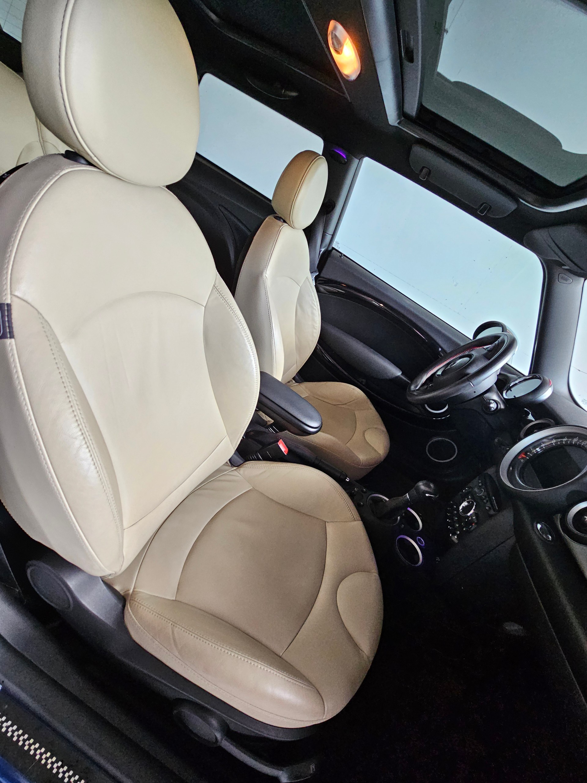 MINI Cooper John Cooper Works Steptronic-image-2