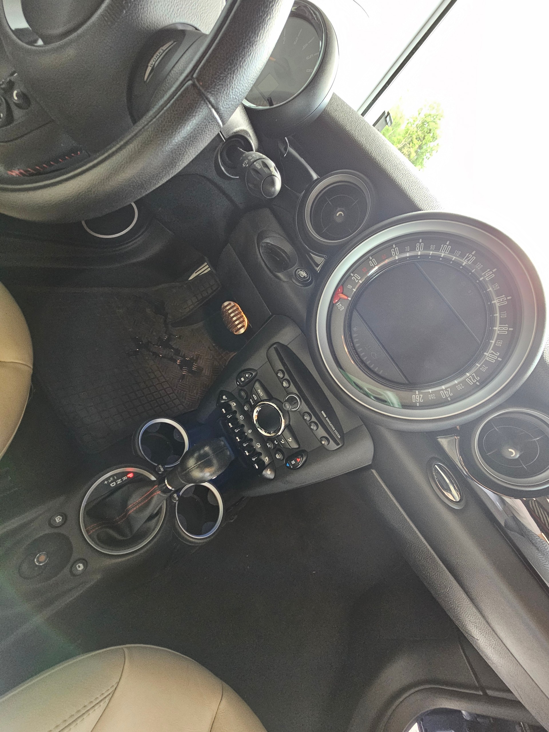 MINI Cooper John Cooper Works Steptronic-image-9