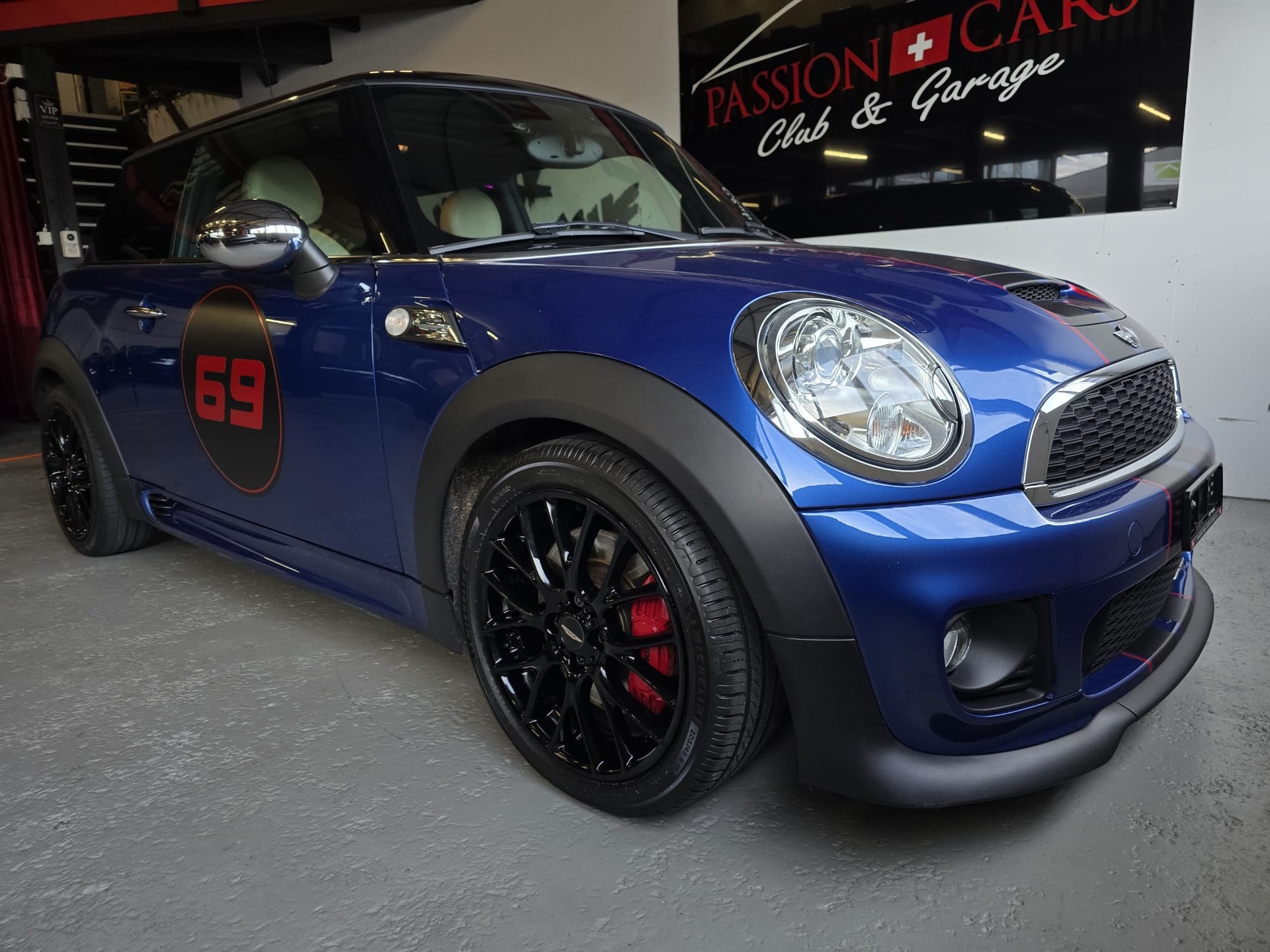 MINI Cooper John Cooper Works Steptronic-image-4