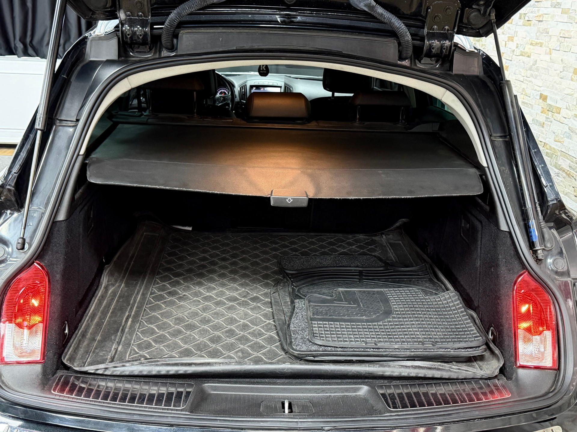 OPEL Insignia Country Tourer 2.0 CDTI 4WD Automatic-image-24