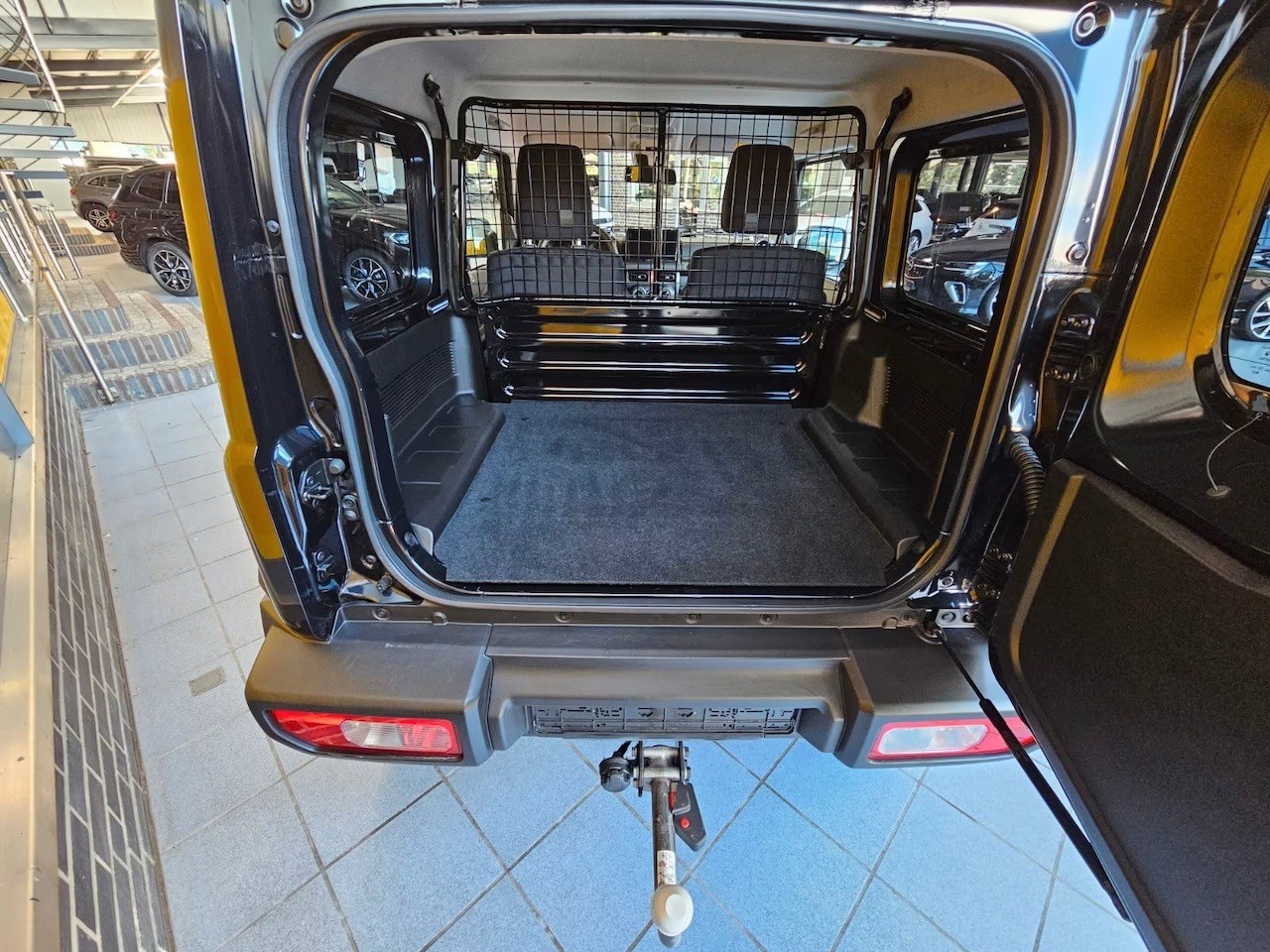 SUZUKI JIMNY 1.5 COMPACT+ 4x4 | 2 PLATZER | MANUEL-image-6