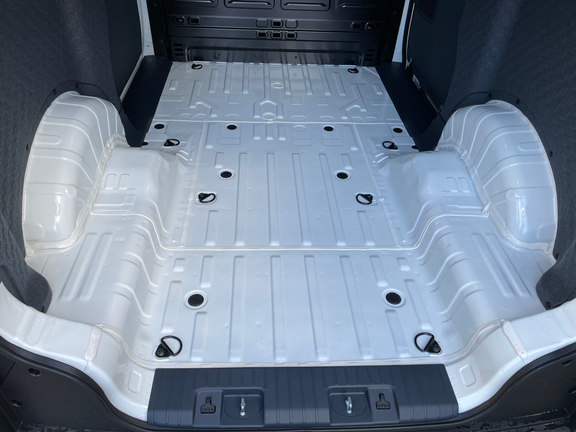 KIA PV5 Cargo 71.2 kWh Elite, mit Wärmepumpe-image-12