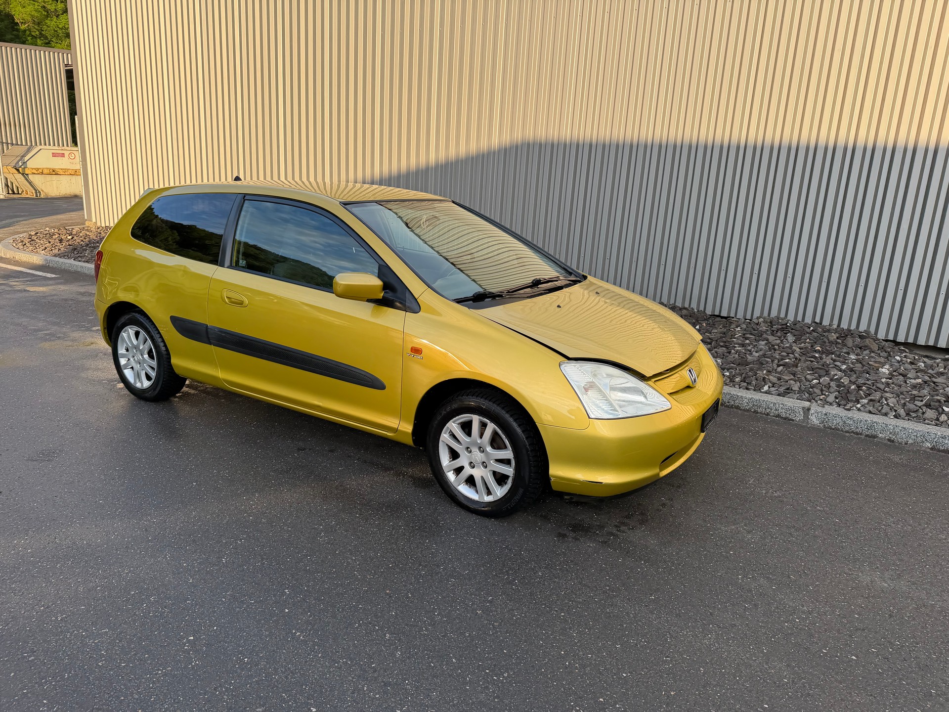 HONDA Civic 1.6i ES-image-9