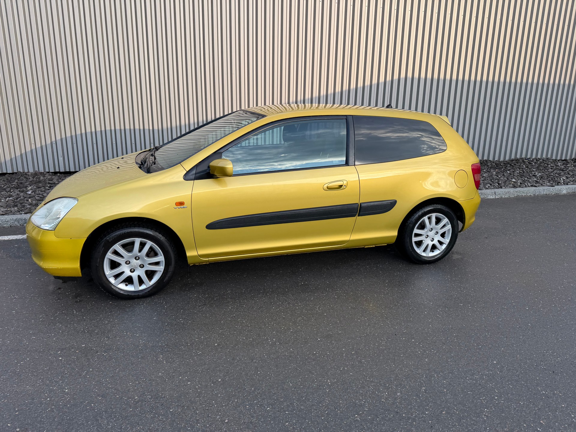 HONDA Civic 1.6i ES-image-1