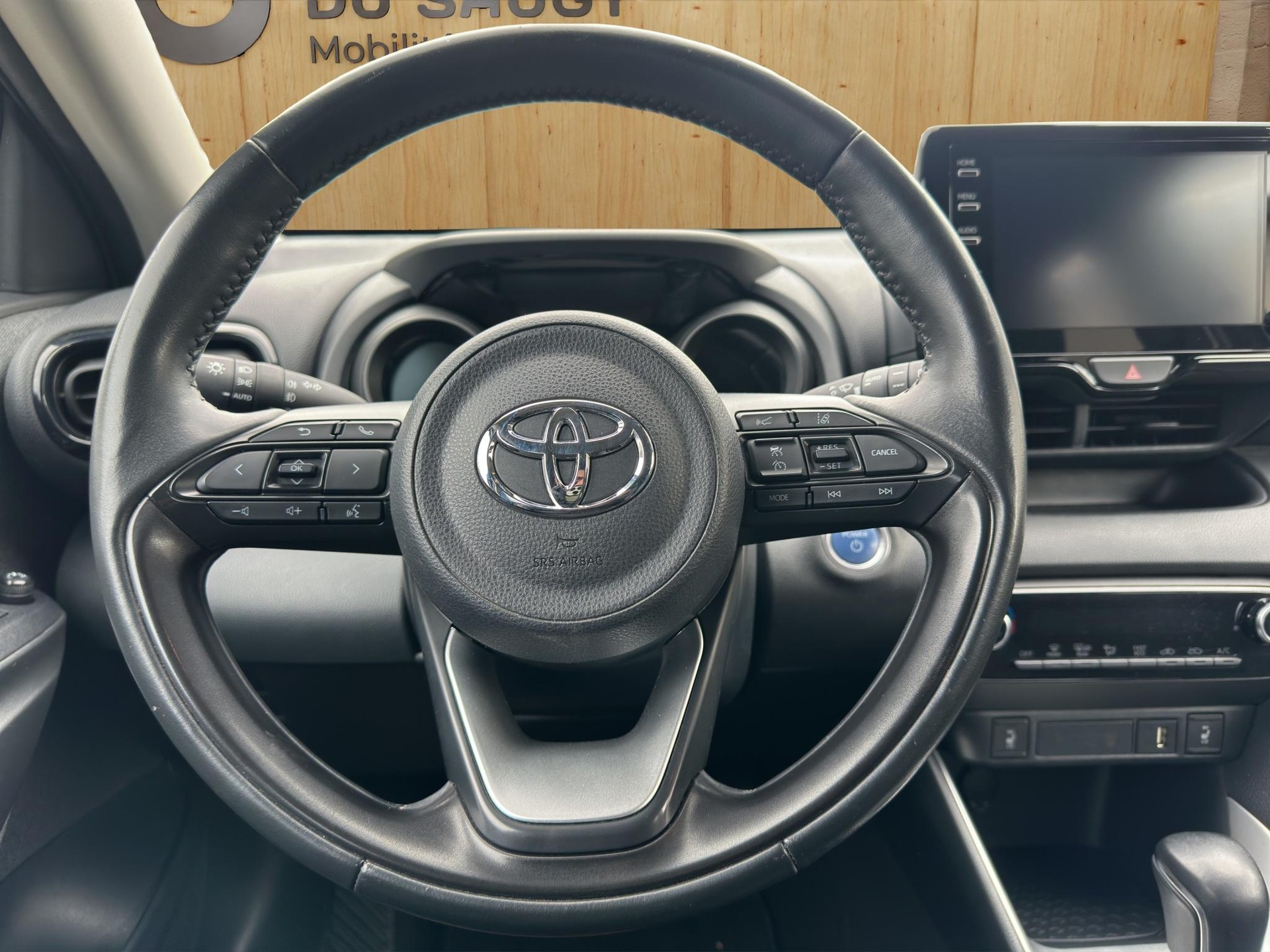 TOYOTA Yaris 1.5 VVT-i HSD Trend-image-8