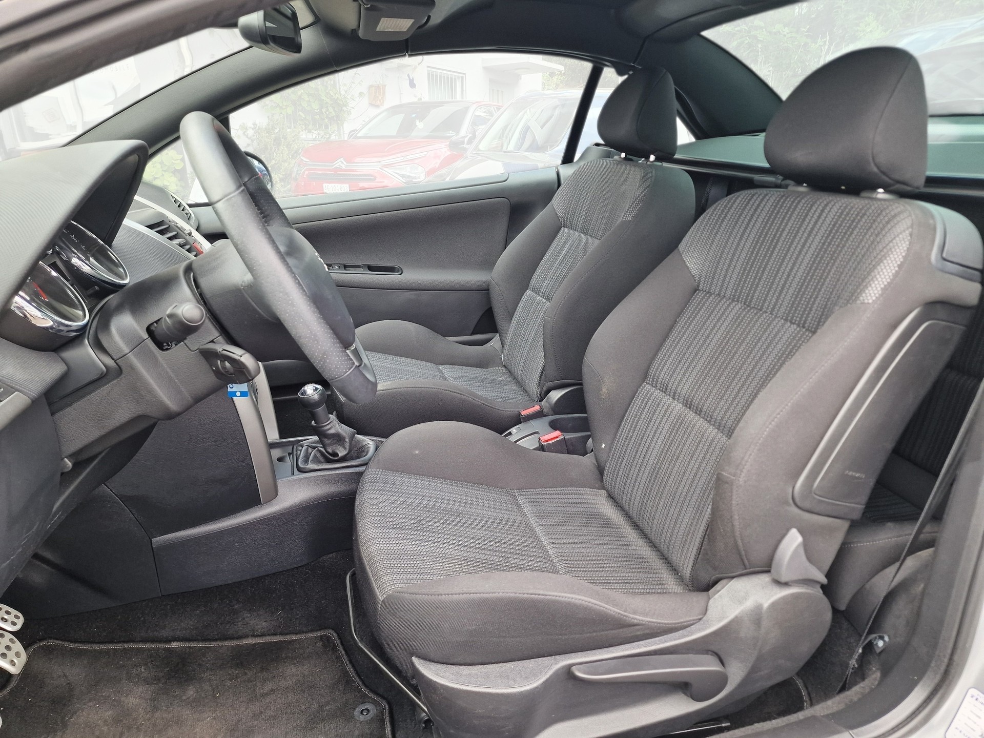 PEUGEOT 207 CC 1.6 16V Active 12Mt Gara MFK Neu-image-10