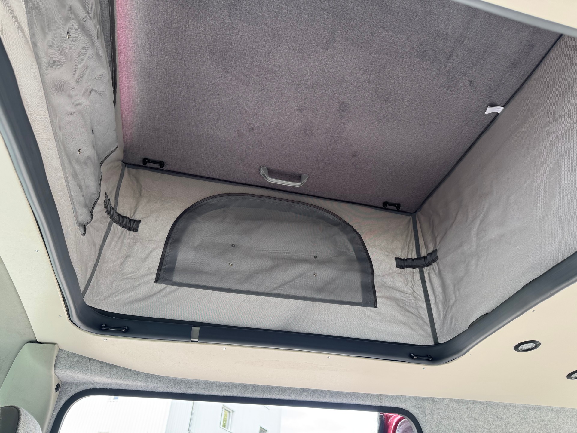 VW T5 Saranda Beach-image-16