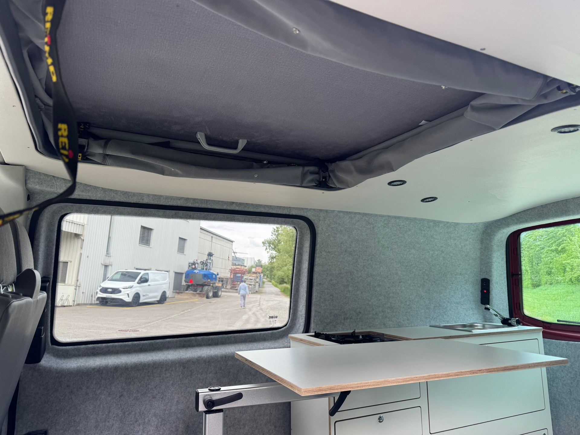 VW T5 Saranda Beach-showroom-element-3