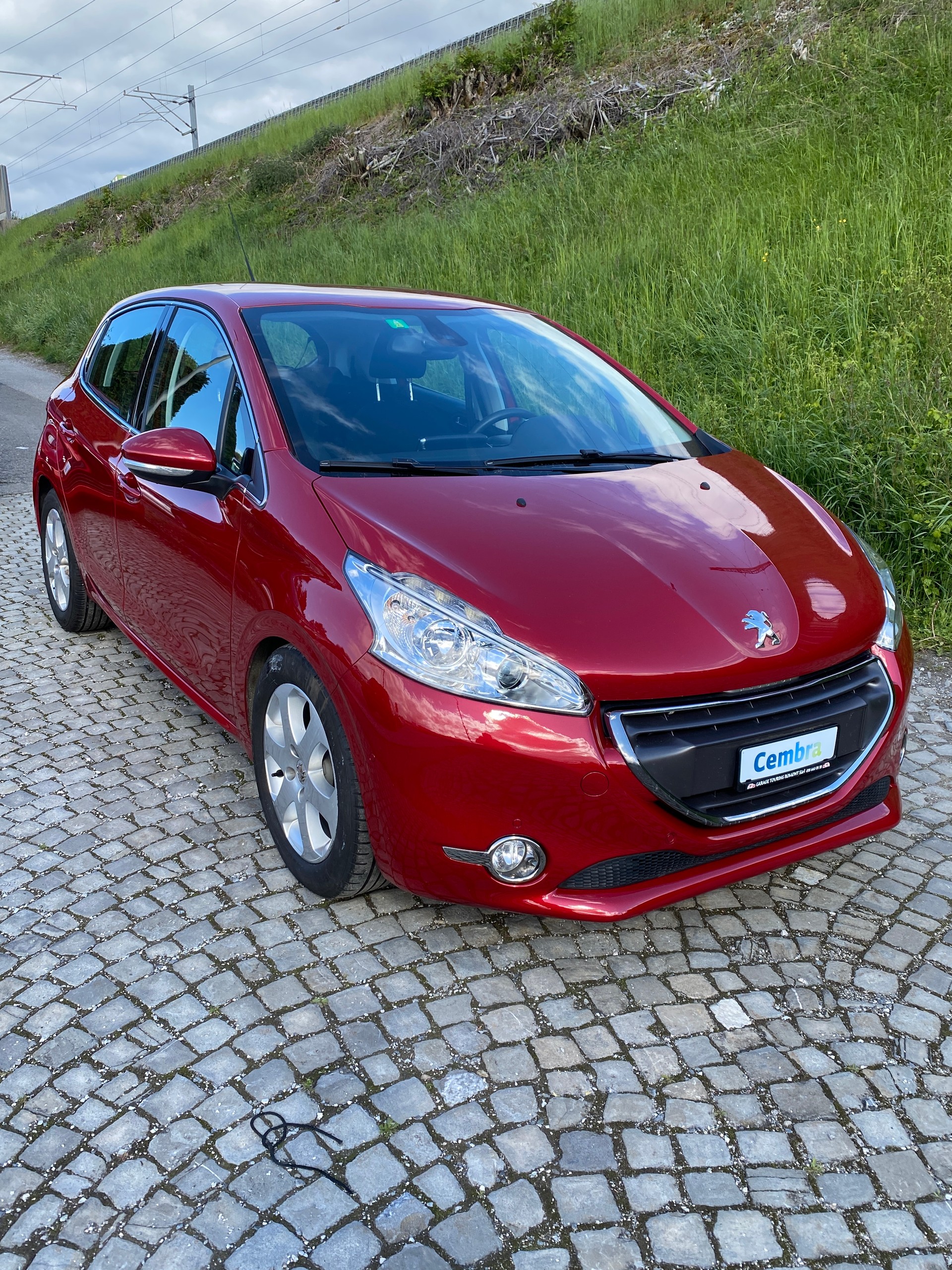 PEUGEOT 208 1.6 e-HDI Allure EGS6