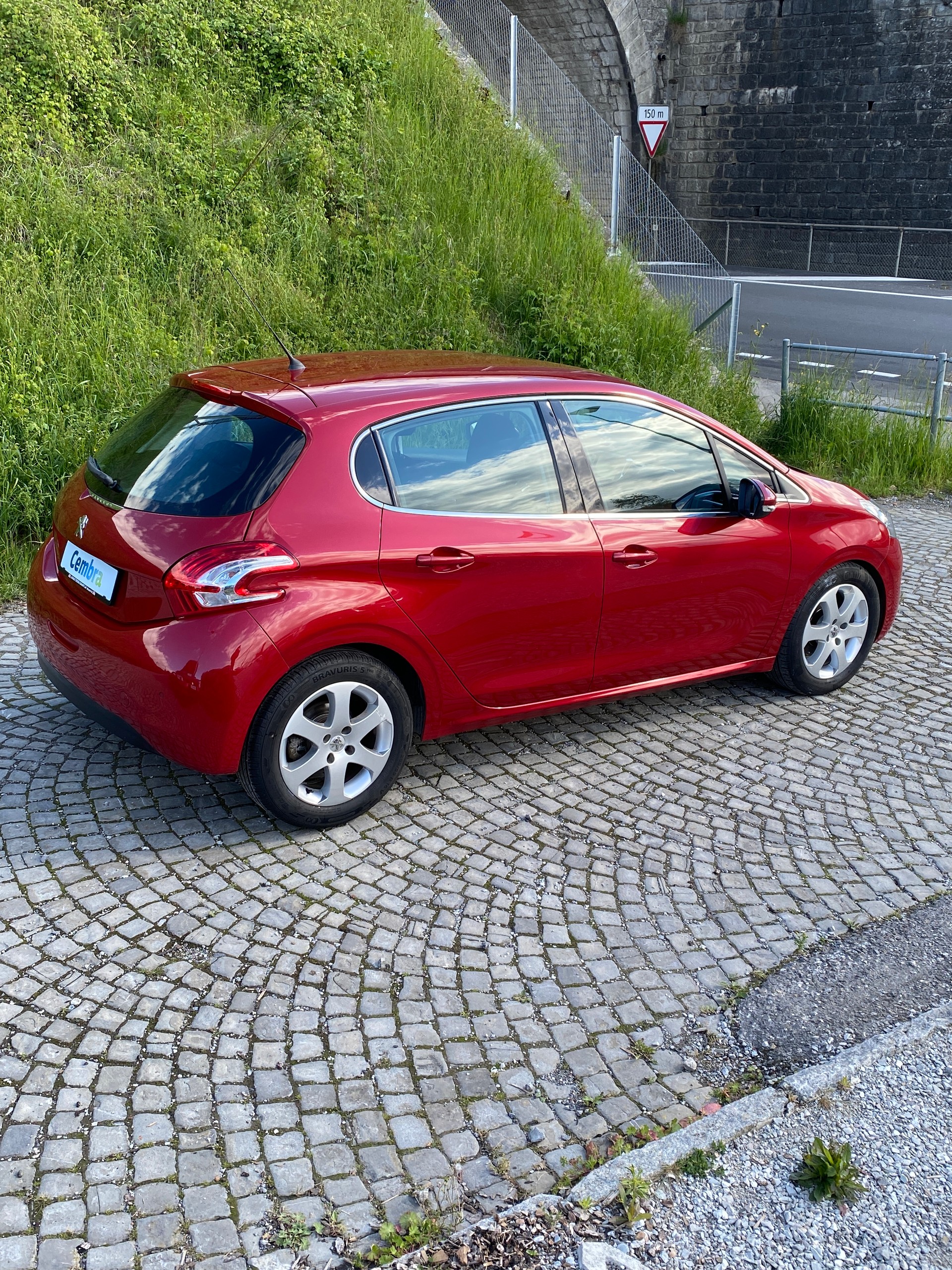 PEUGEOT 208 1.6 e-HDI Allure EGS6-showroom-element-3