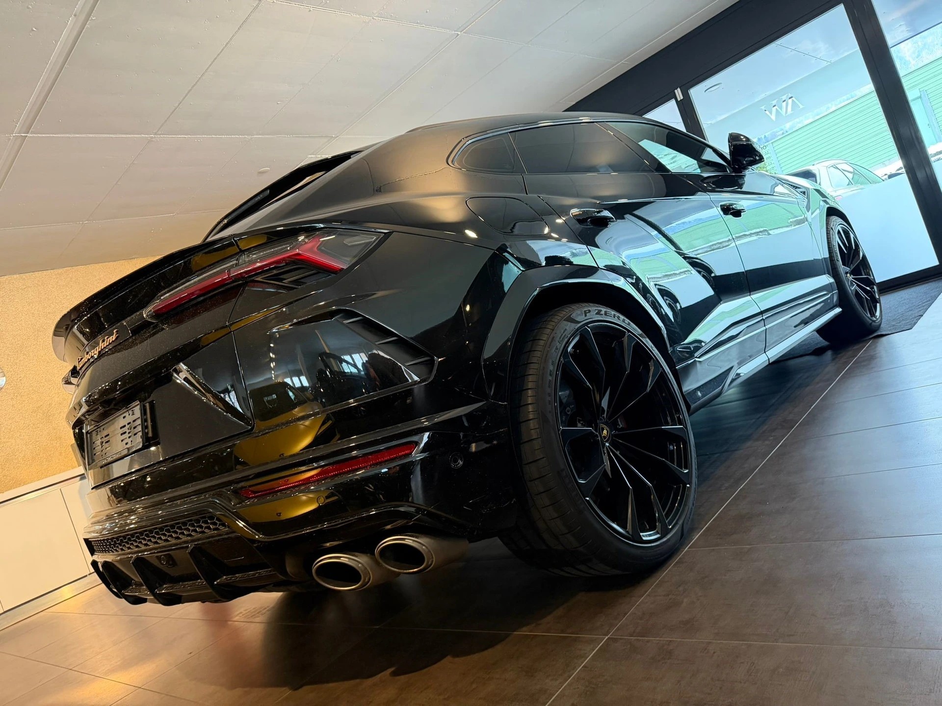 LAMBORGHINI Urus 4.0-image-5