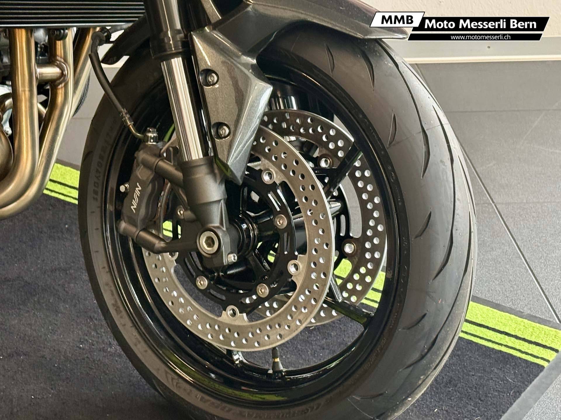 KAWASAKI Z 900 (35kW)-image-12