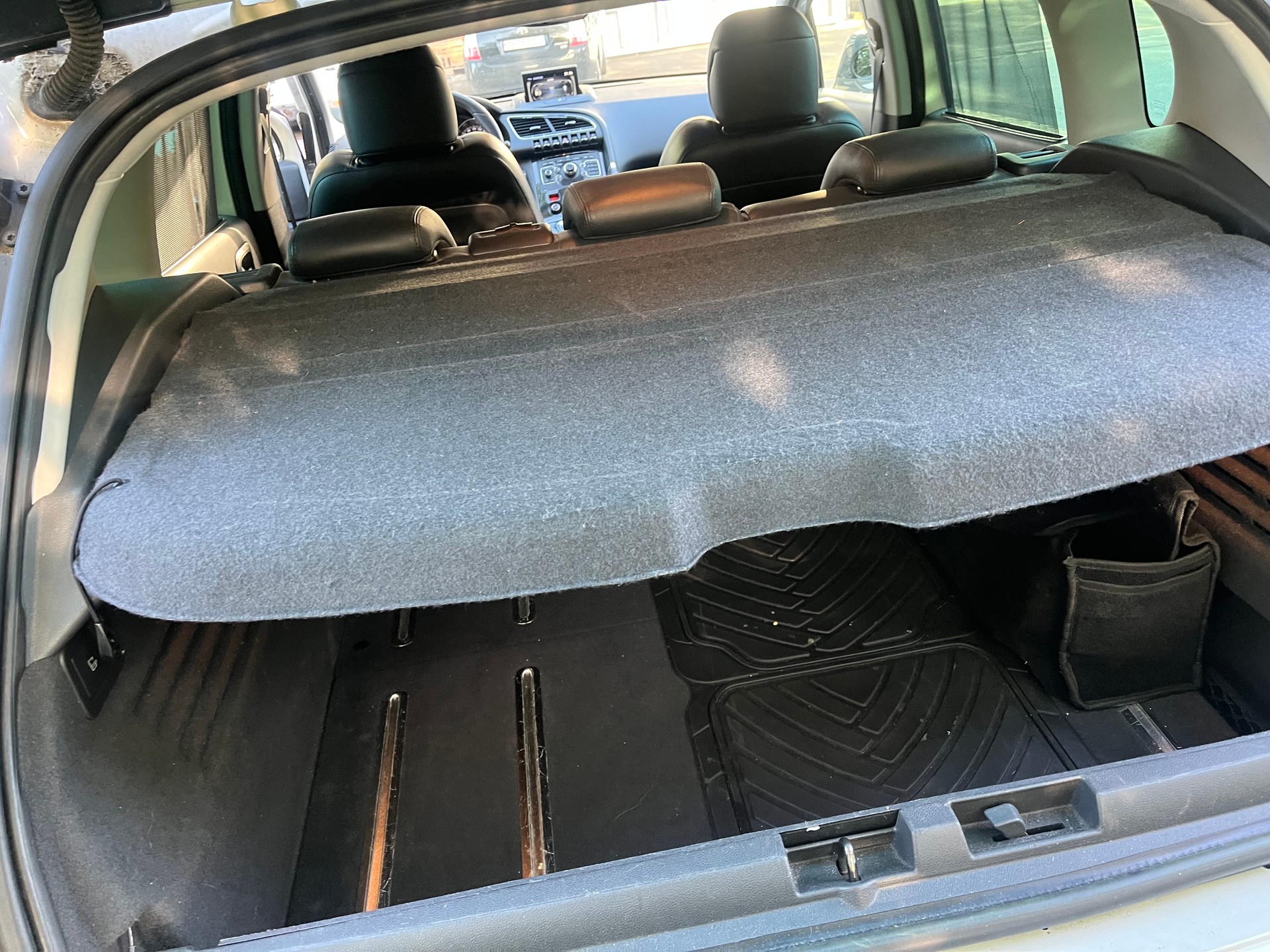PEUGEOT 3008 HYbrid4 2.0 HDI EGS6-image-13