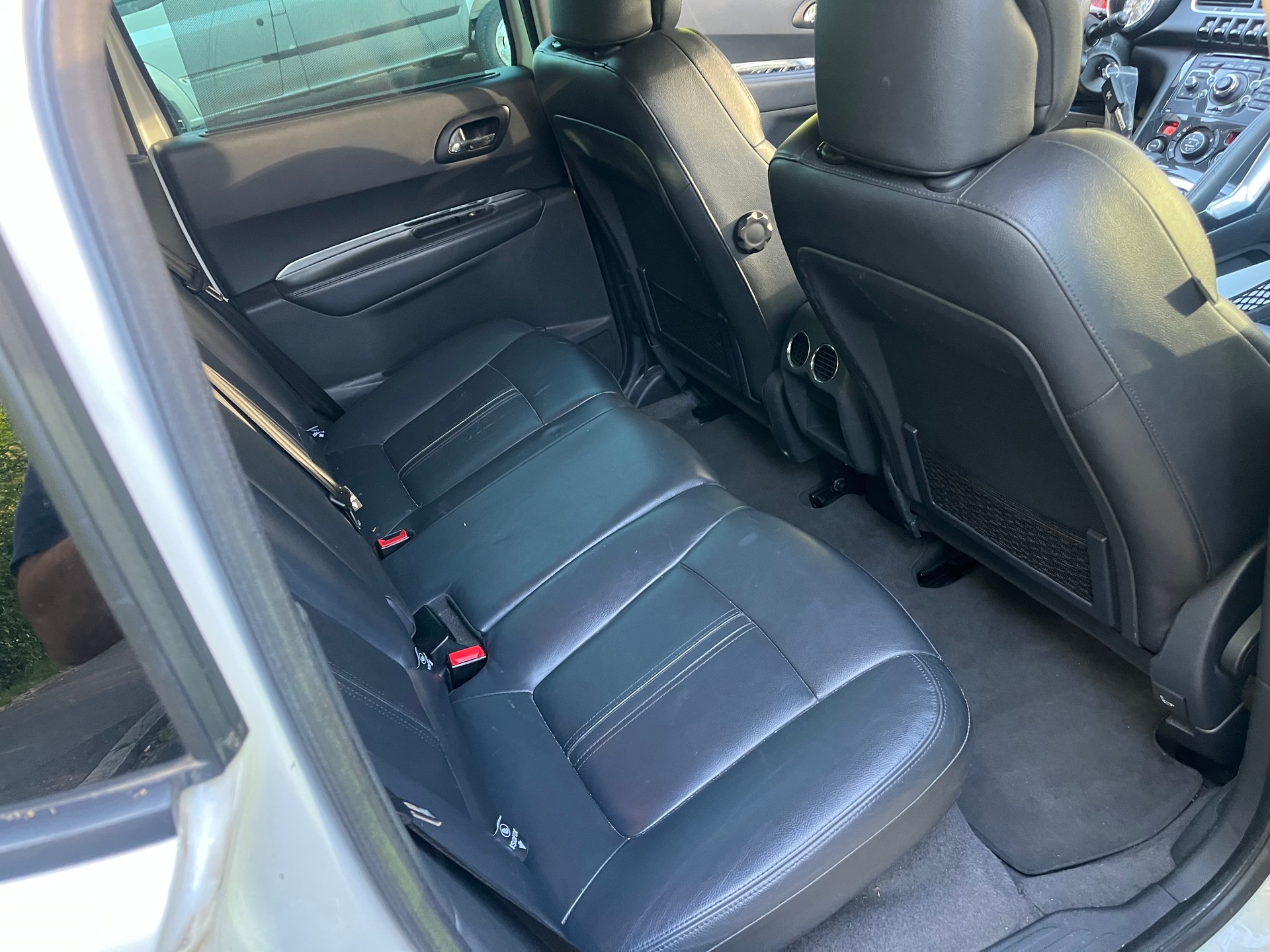 PEUGEOT 3008 HYbrid4 2.0 HDI EGS6-image-14