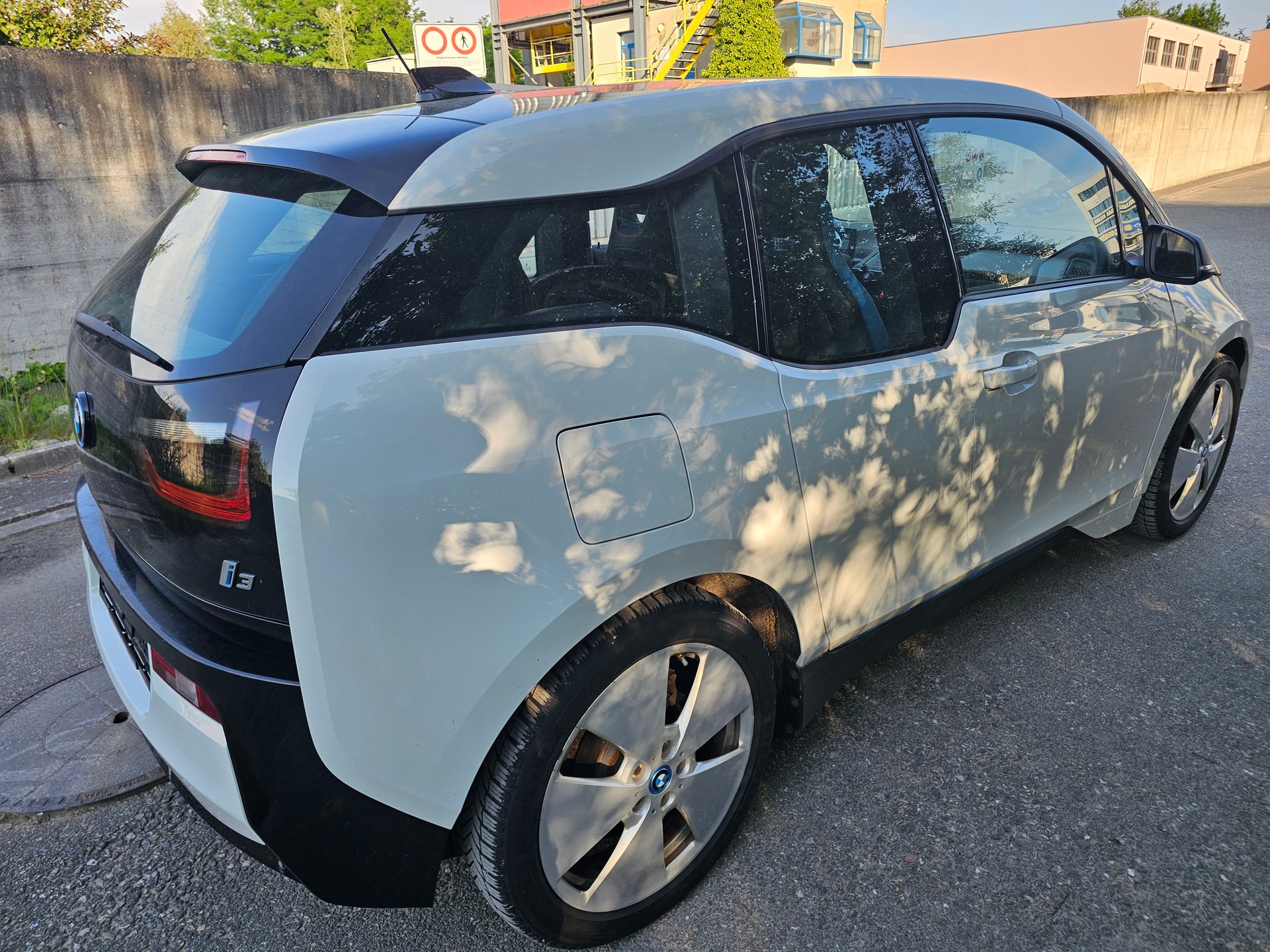 BMW i3 (94Ah)-image-3