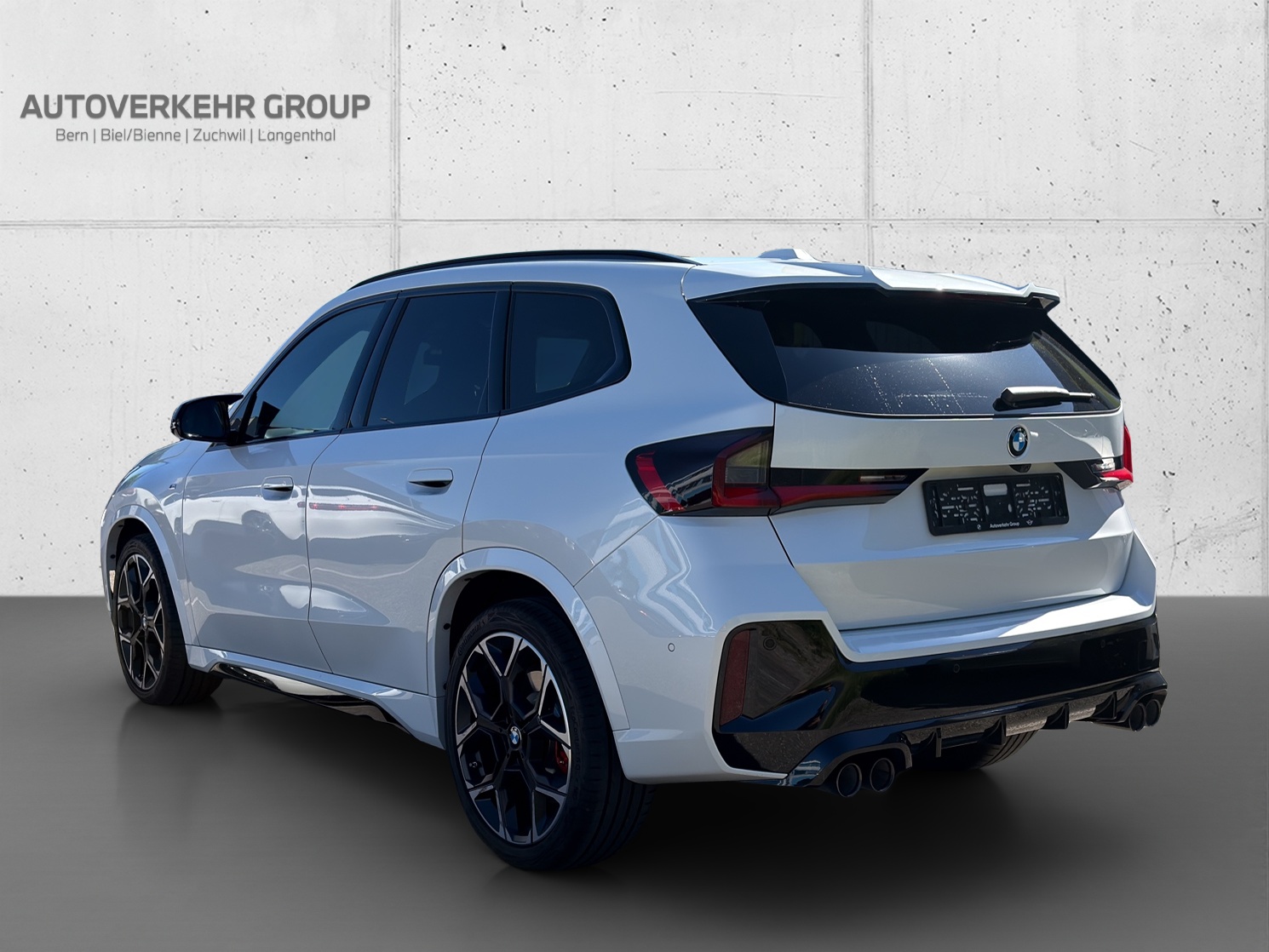 BMW X1 M35i xDrive-showroom-element-2