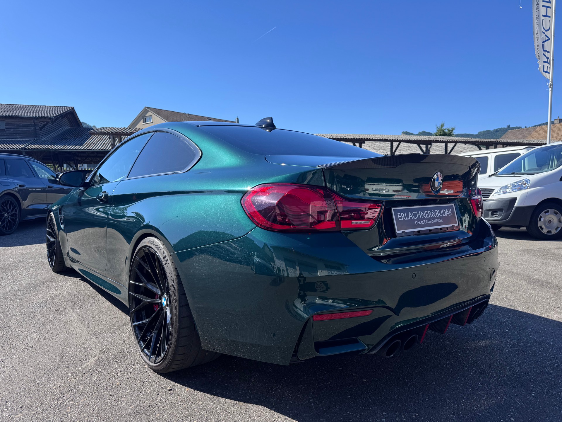 BMW M4 Coupé DKG-showroom-element-3