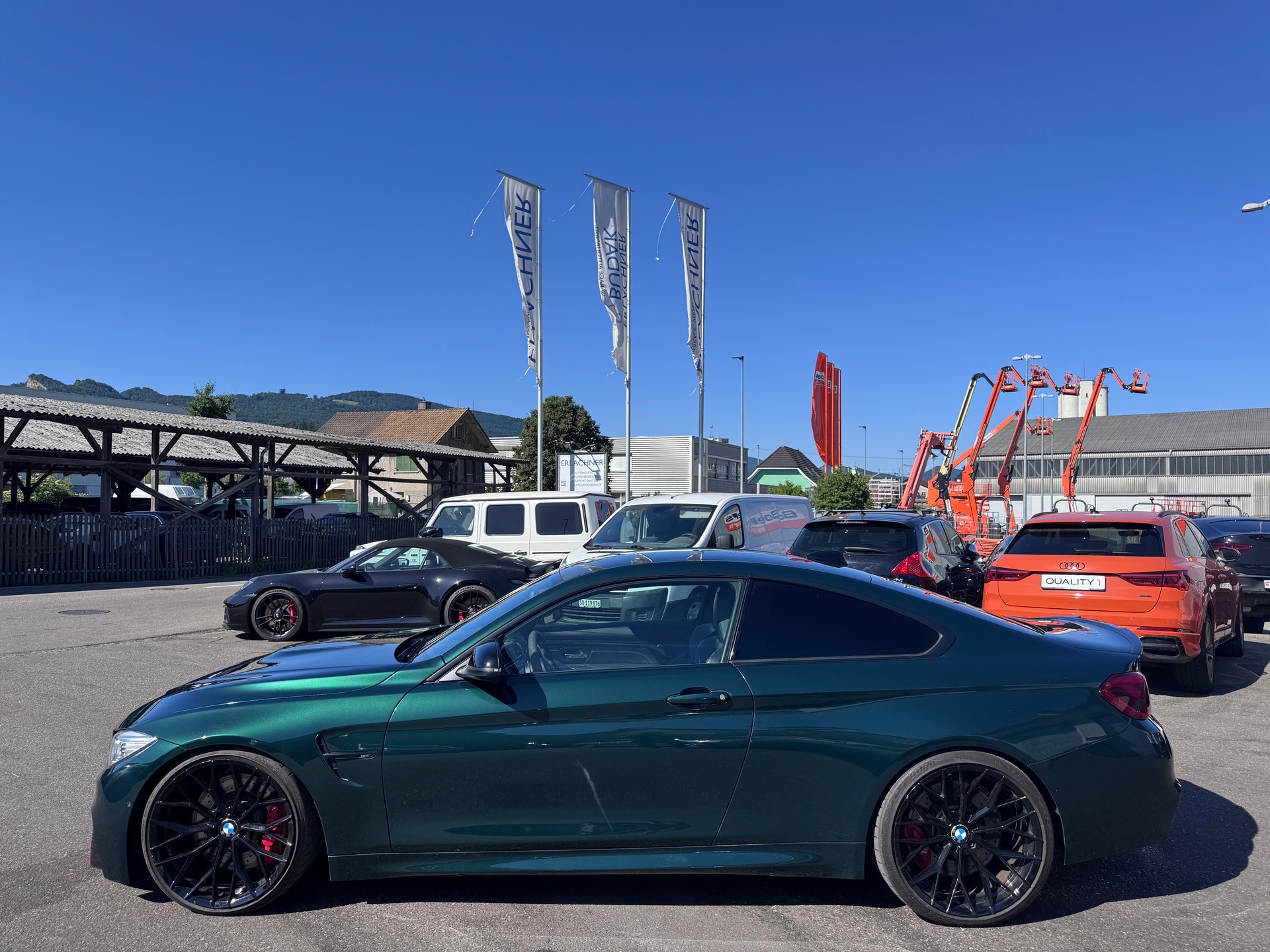 BMW M4 Coupé DKG-showroom-element-2