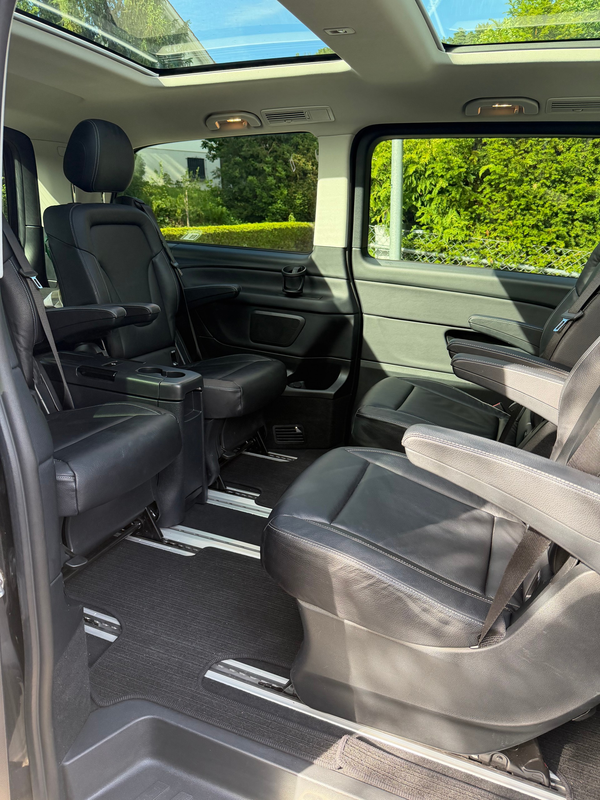 MERCEDES-BENZ V300 lang 4MATIC-image-2