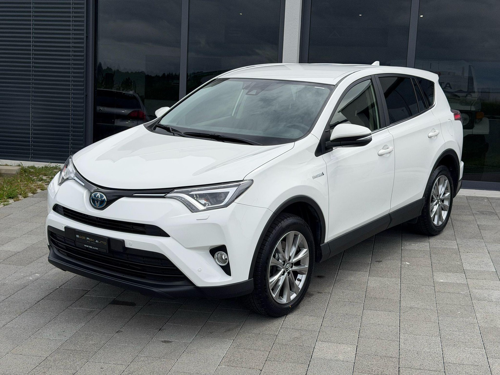 TOYOTA RAV4 2.5 HSD Trend