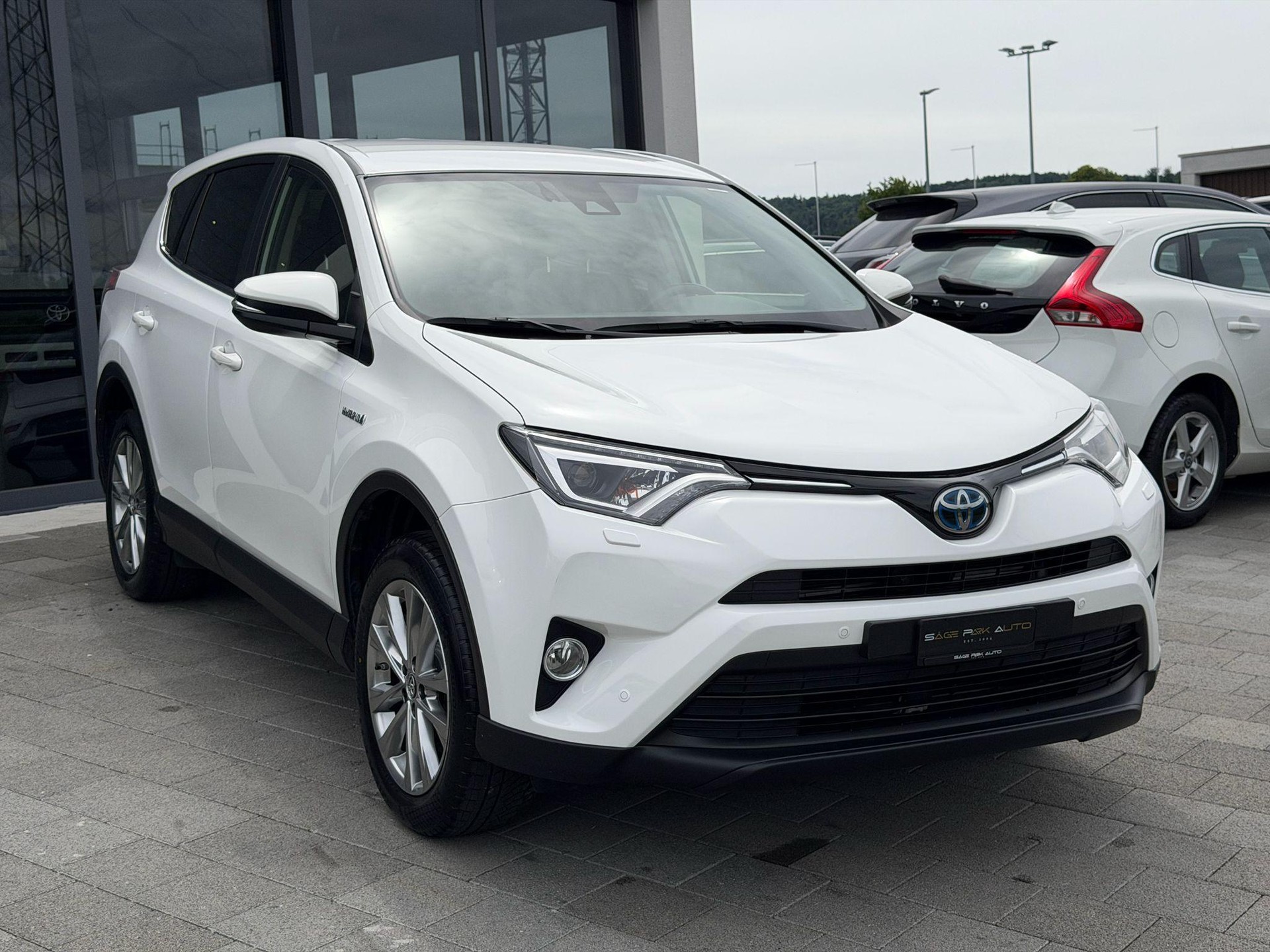 TOYOTA RAV4 2.5 HSD Trend-showroom-element-1