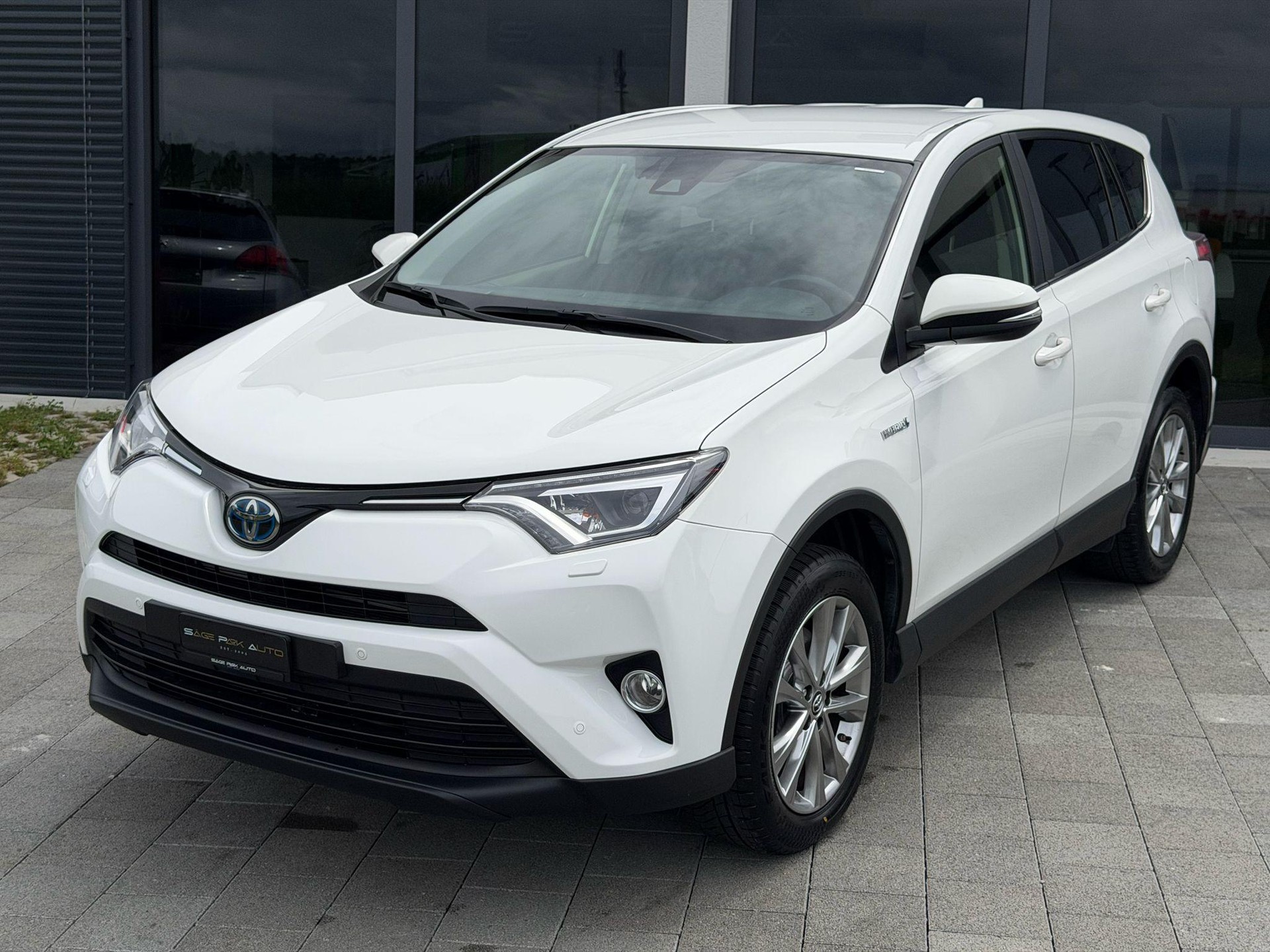 TOYOTA RAV4 2.5 HSD Trend-showroom-element-3