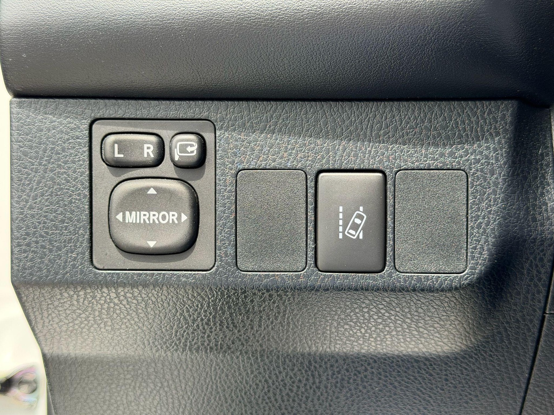 TOYOTA RAV4 2.5 HSD Trend-image-18