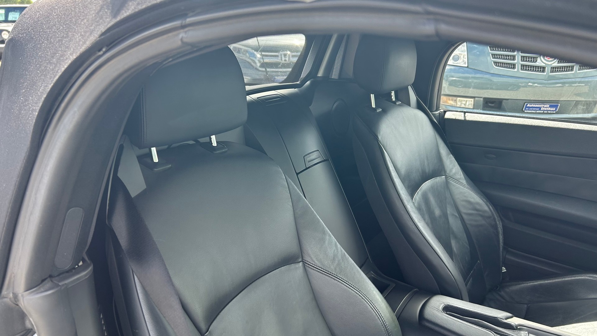 BMW Z4 2.5i Roadster-image-10