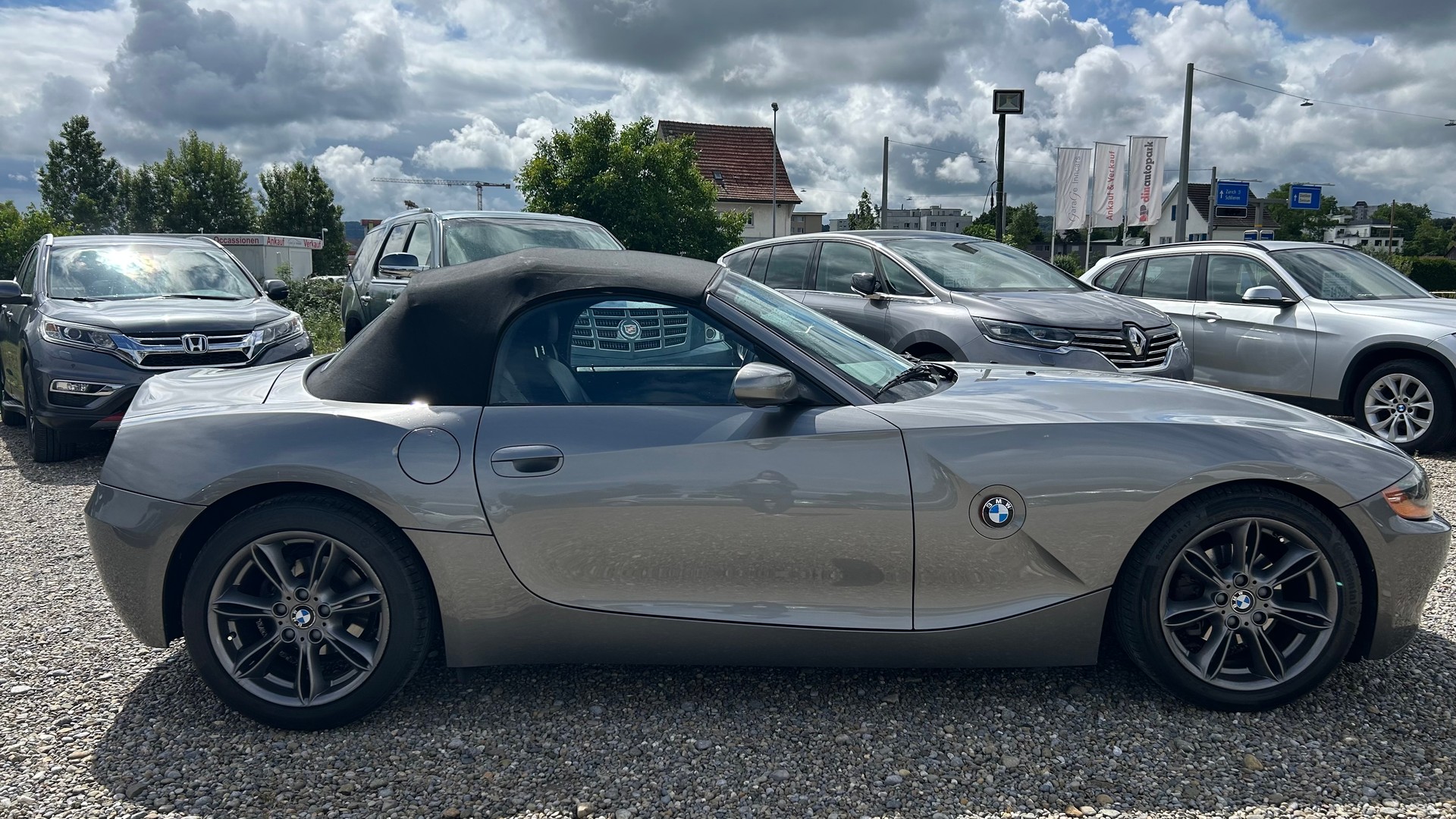 BMW Z4 2.5i Roadster-image-16
