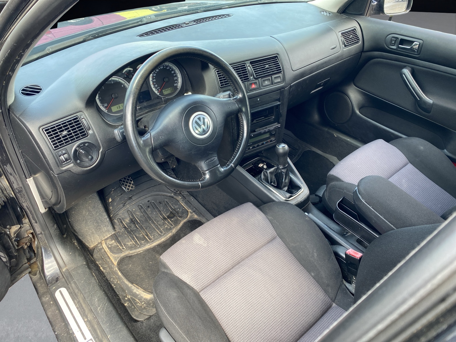 VW Golf 1.9 TDI 130,PS 4X4 Generation 4Motion-image-8