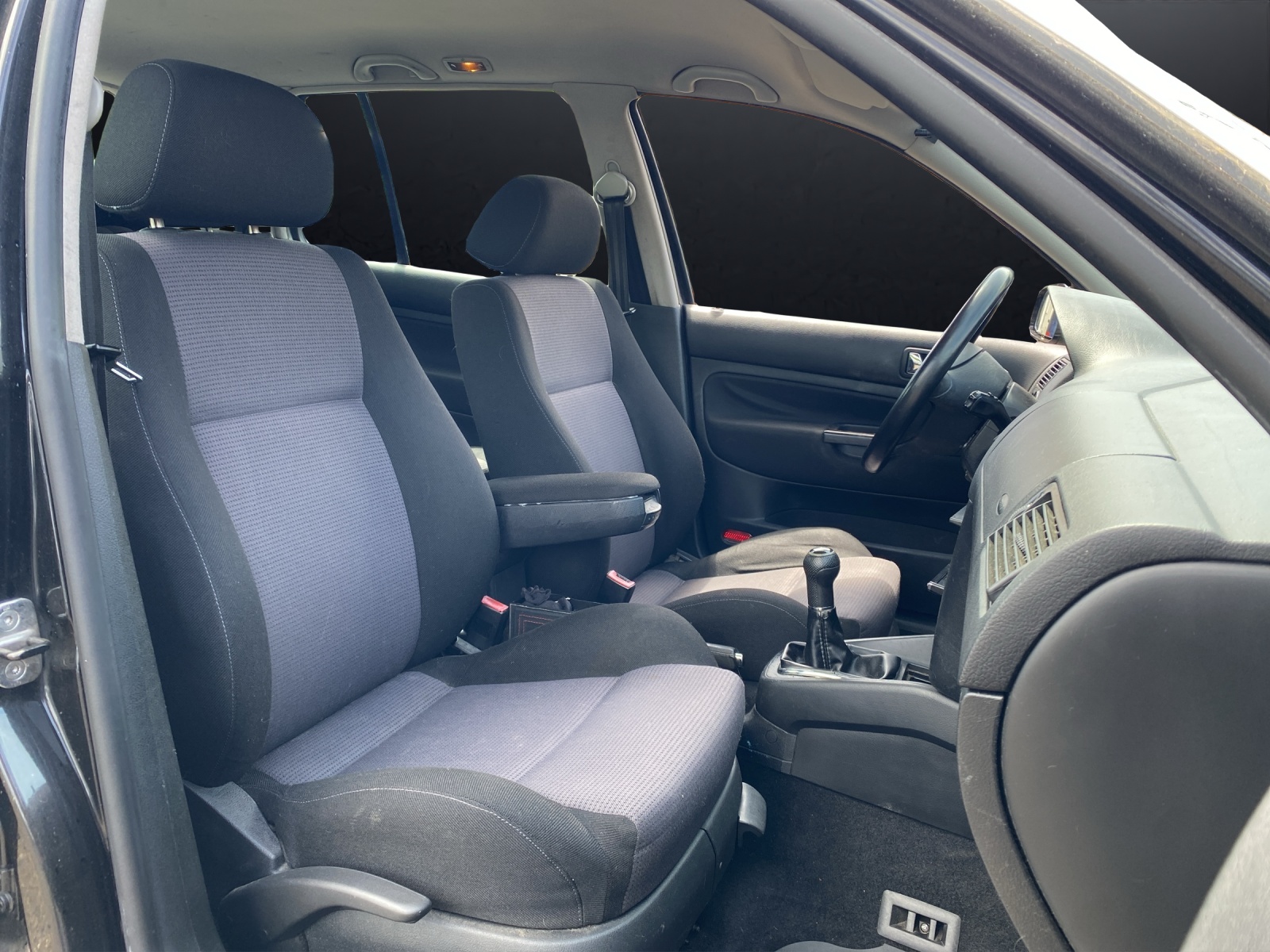 VW Golf 1.9 TDI 130,PS 4X4 Generation 4Motion-image-9