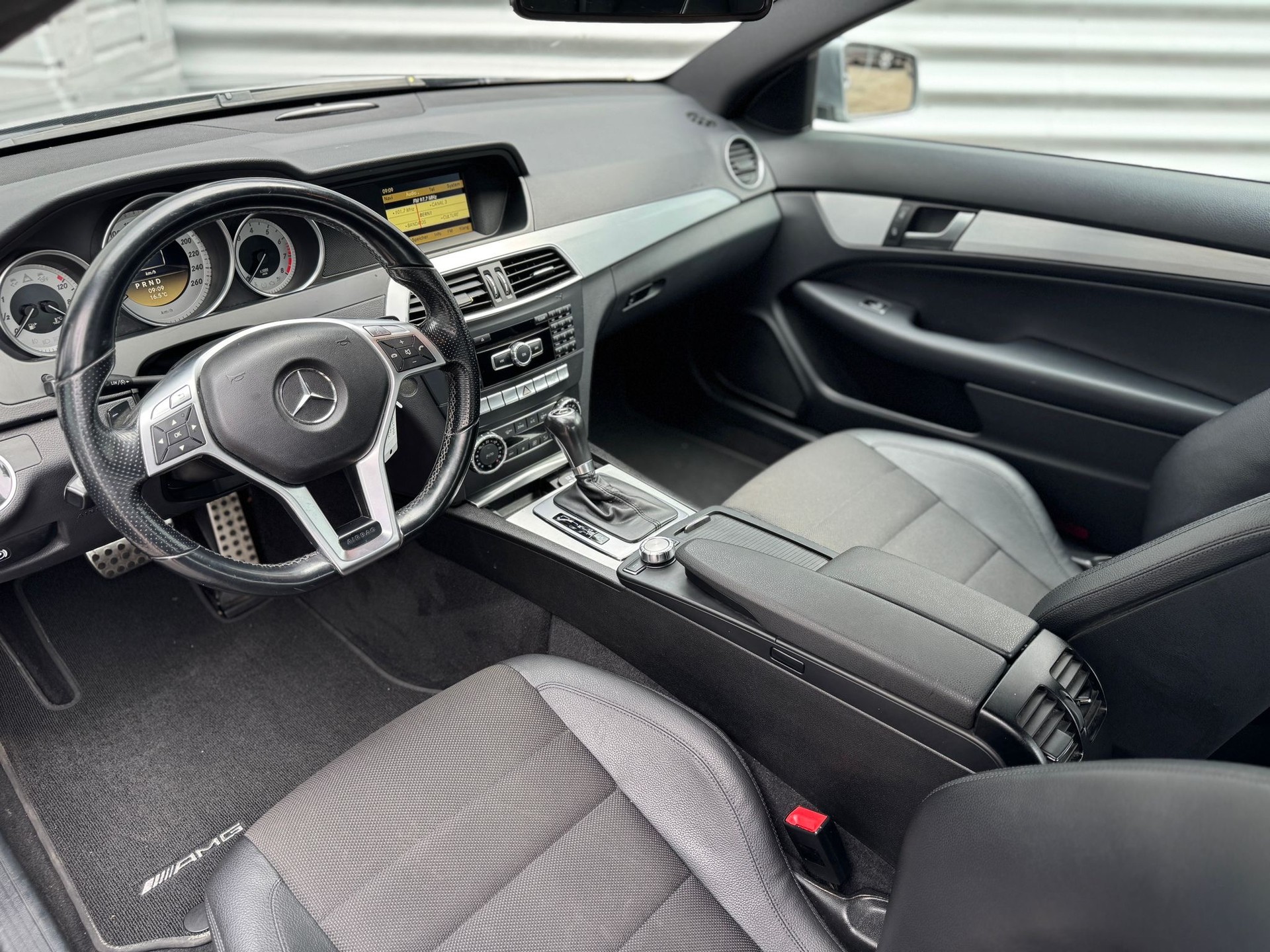 MERCEDES-BENZ C 250 Coupé 7G-Tronic-image-4